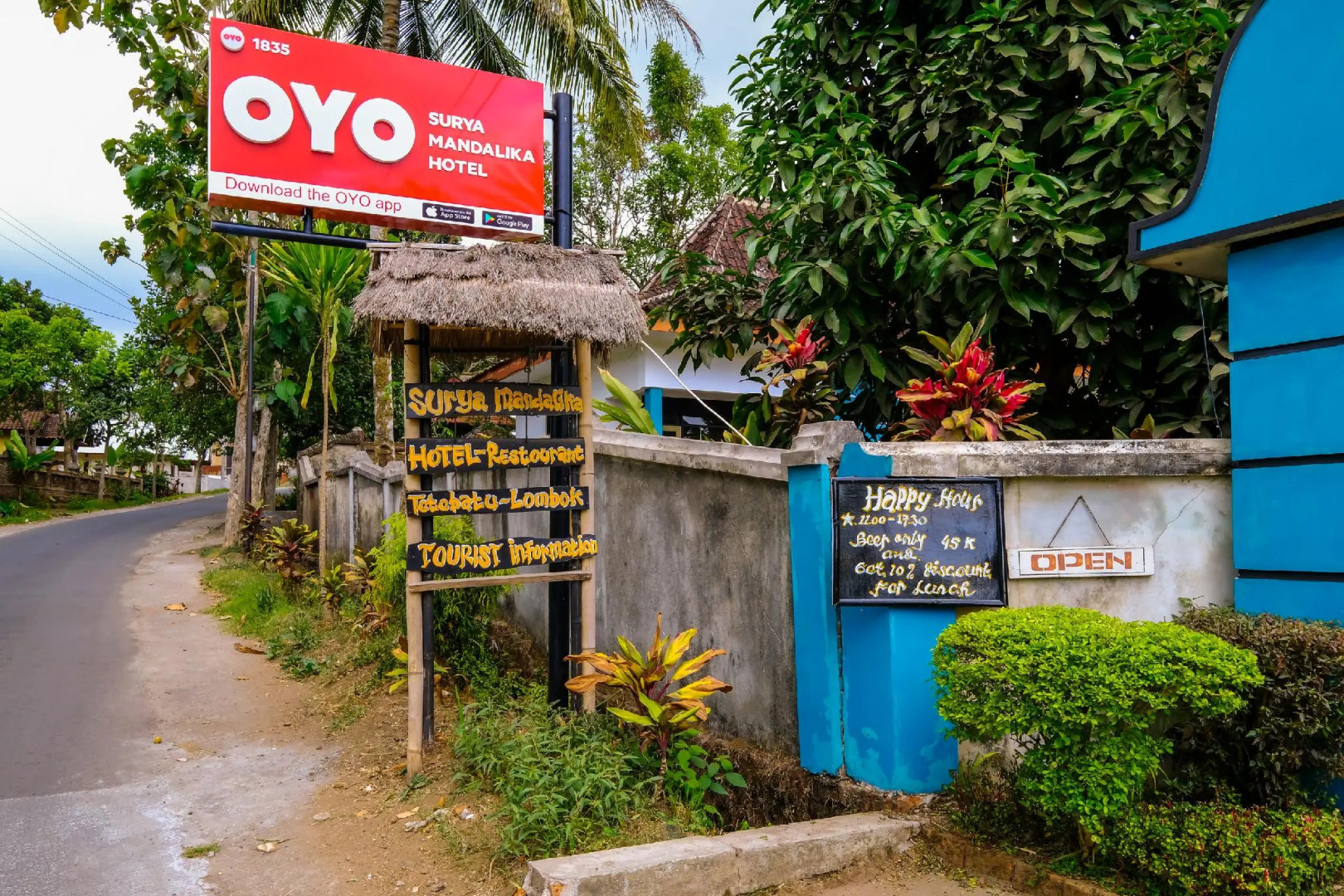 OYO 1835 Surya Mandalika Hotel