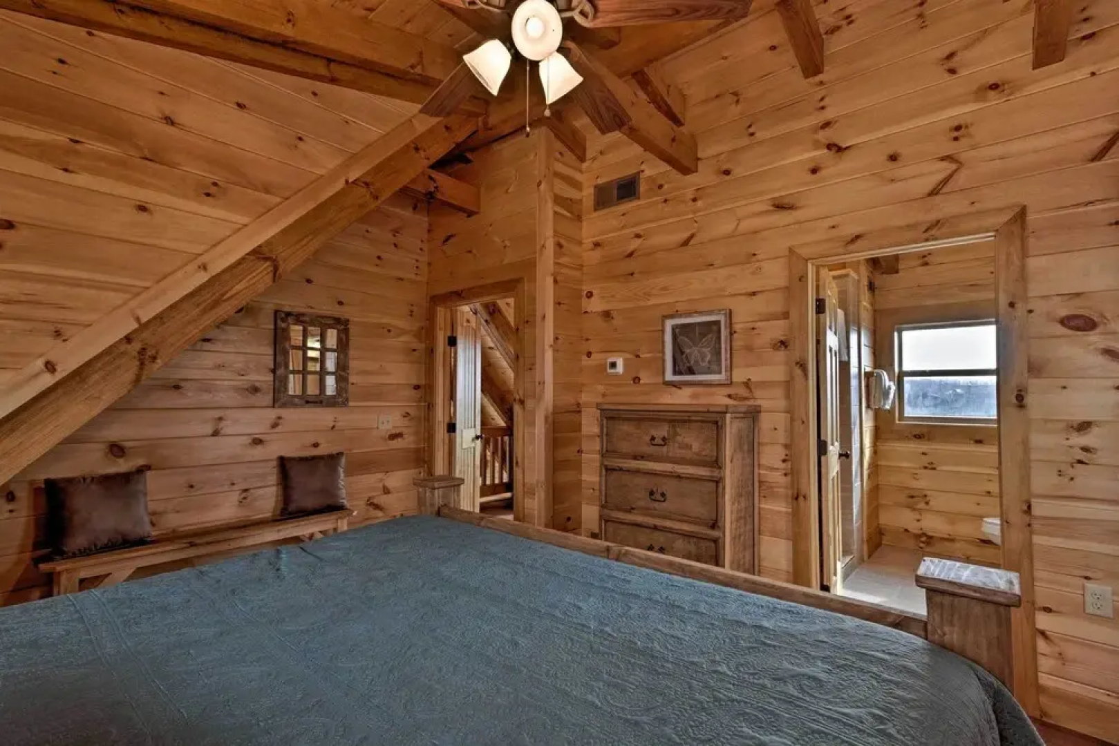 Elevated Cabin Bordering Smoky Mountain Nat'l Park