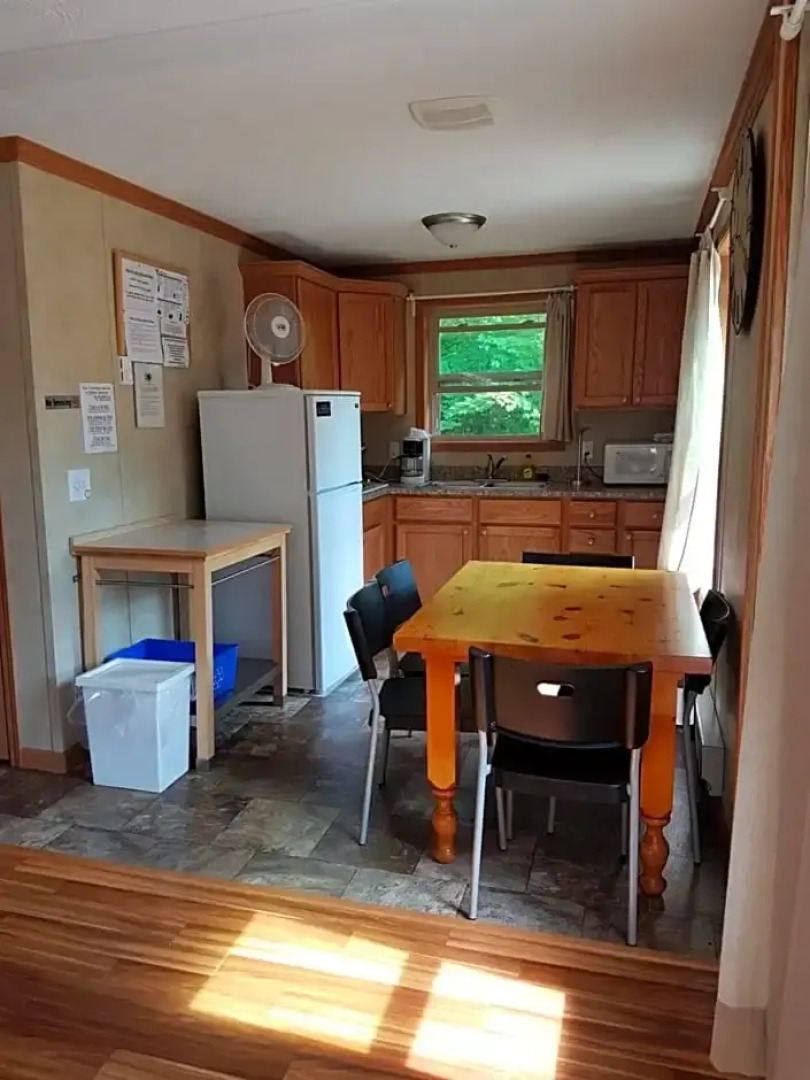 Parkway Cottage Resort & Trading Post