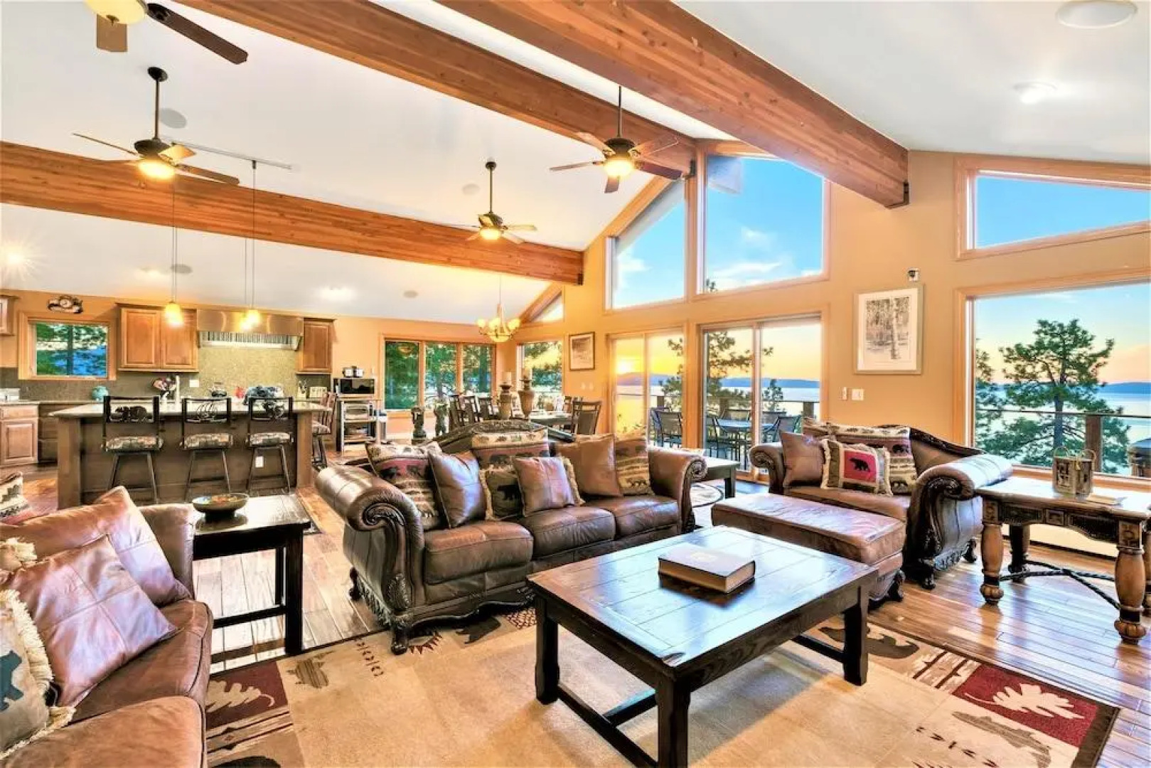 Lx10: Lake View Jewel Estate With Pool Table