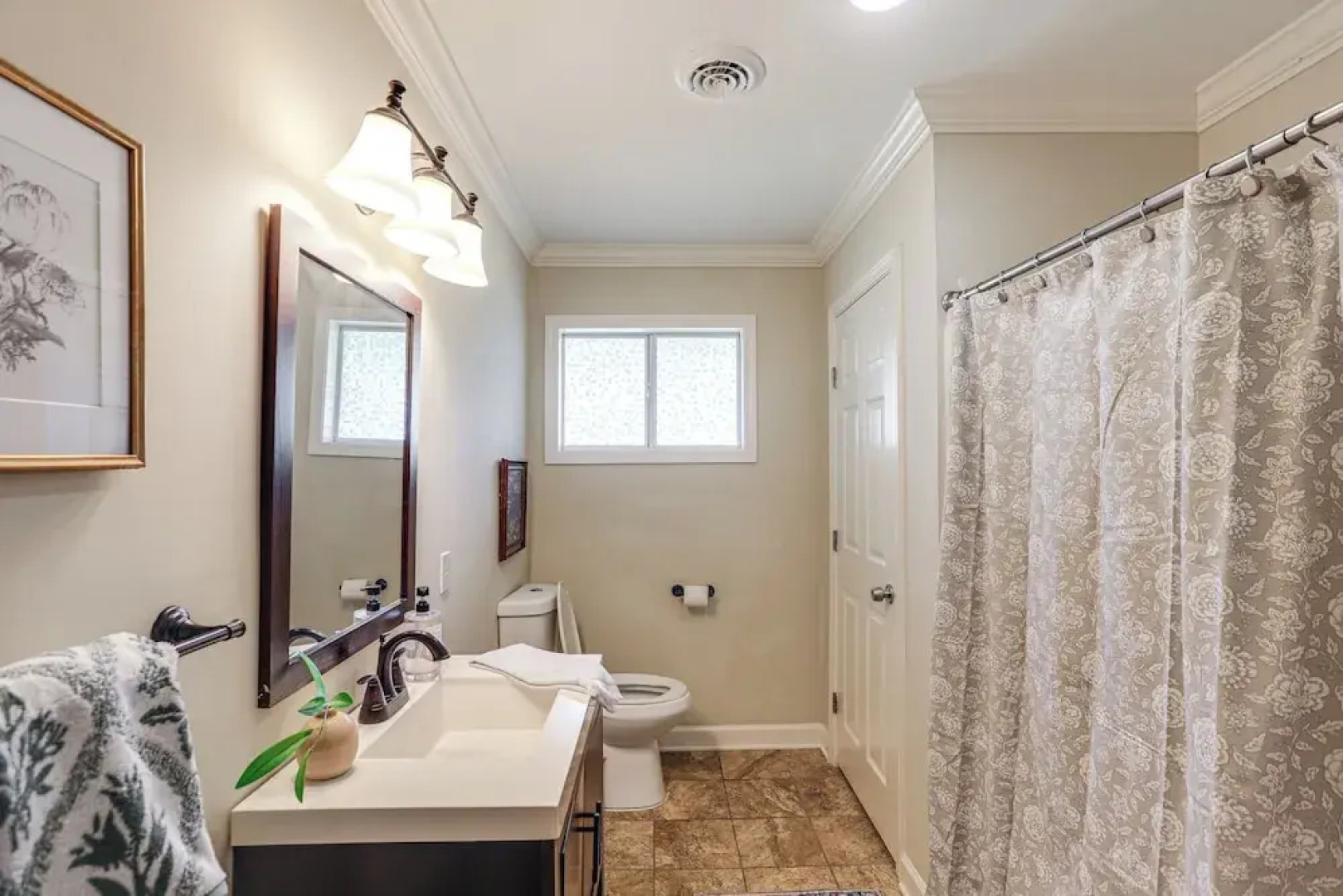 < 1 Mi to Ole Miss! Serene Home w/ Large Yard