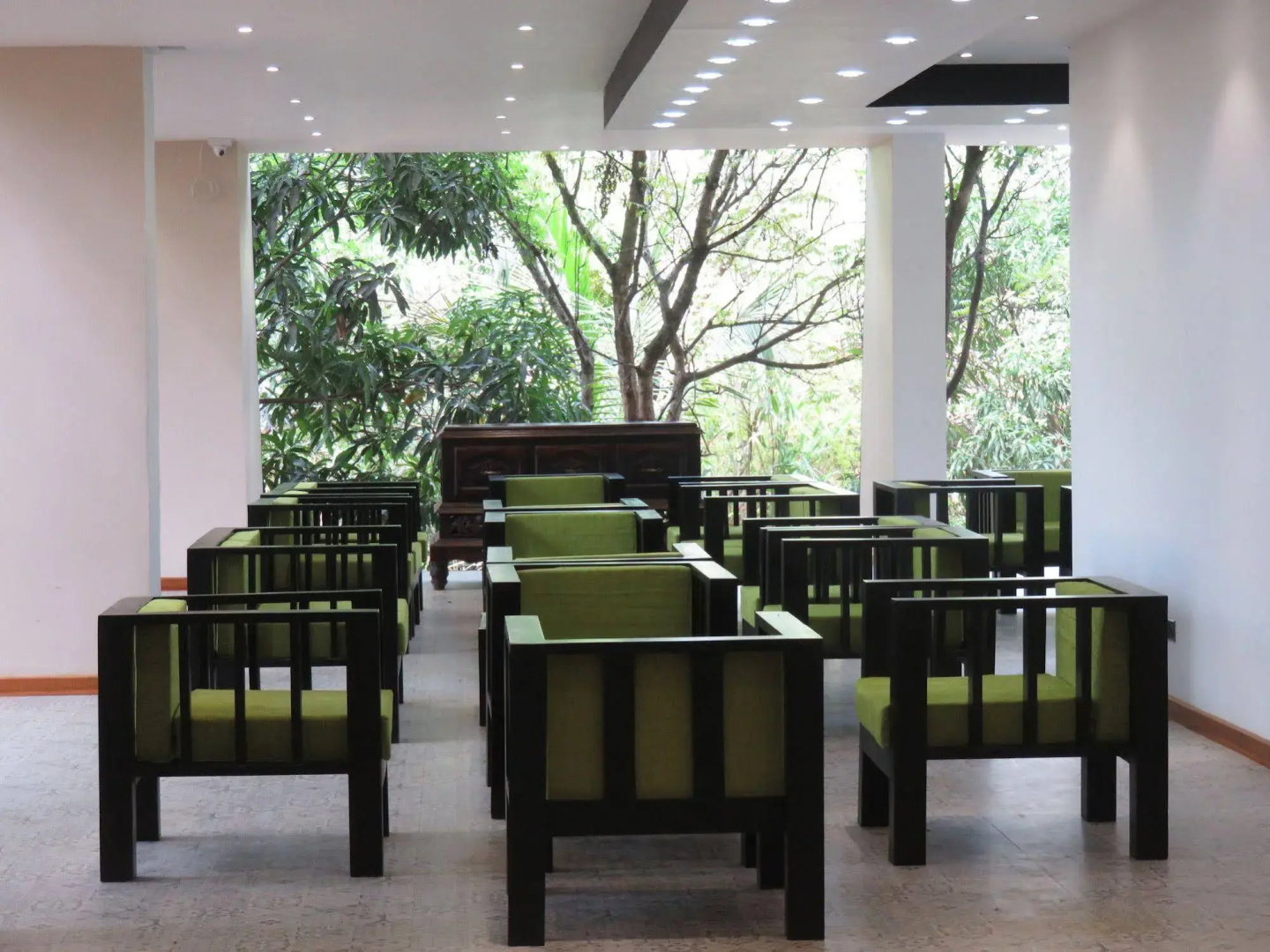 Nice Place Hotel