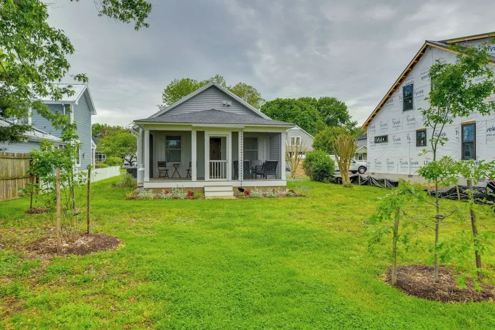 Modern Solomons Cottage Rental - Walk to Island!