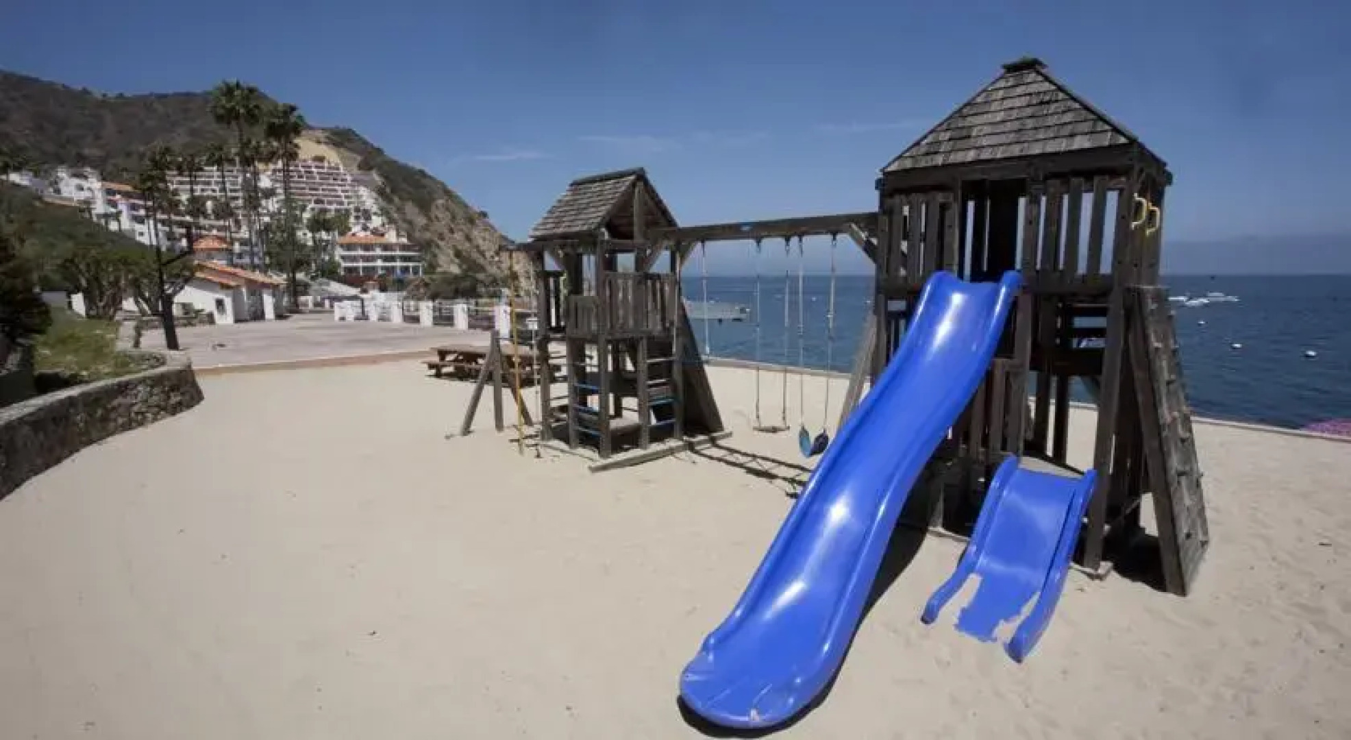 Catalina Holiday Beachfront Villas