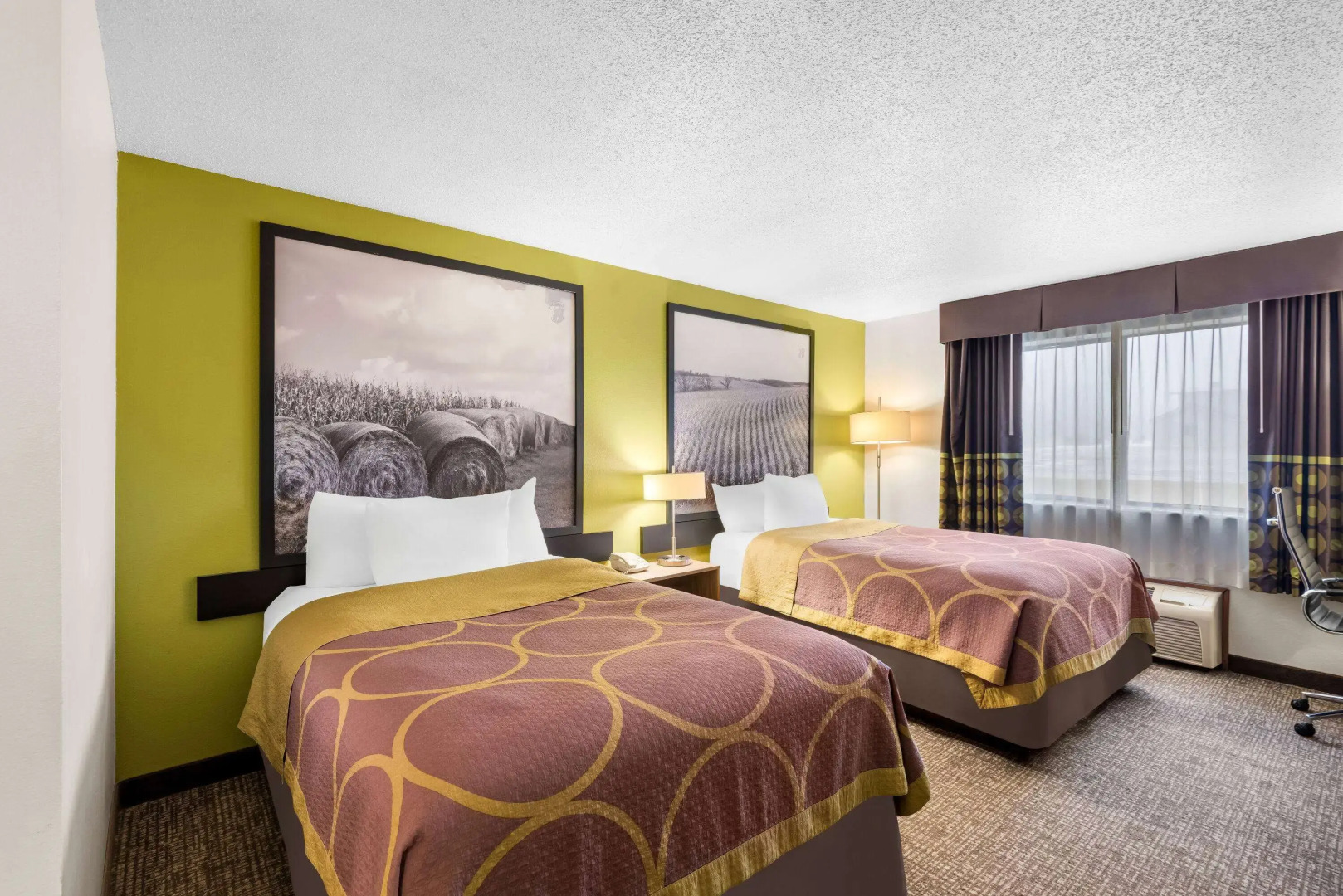 Super 8 by Wyndham Oelwein