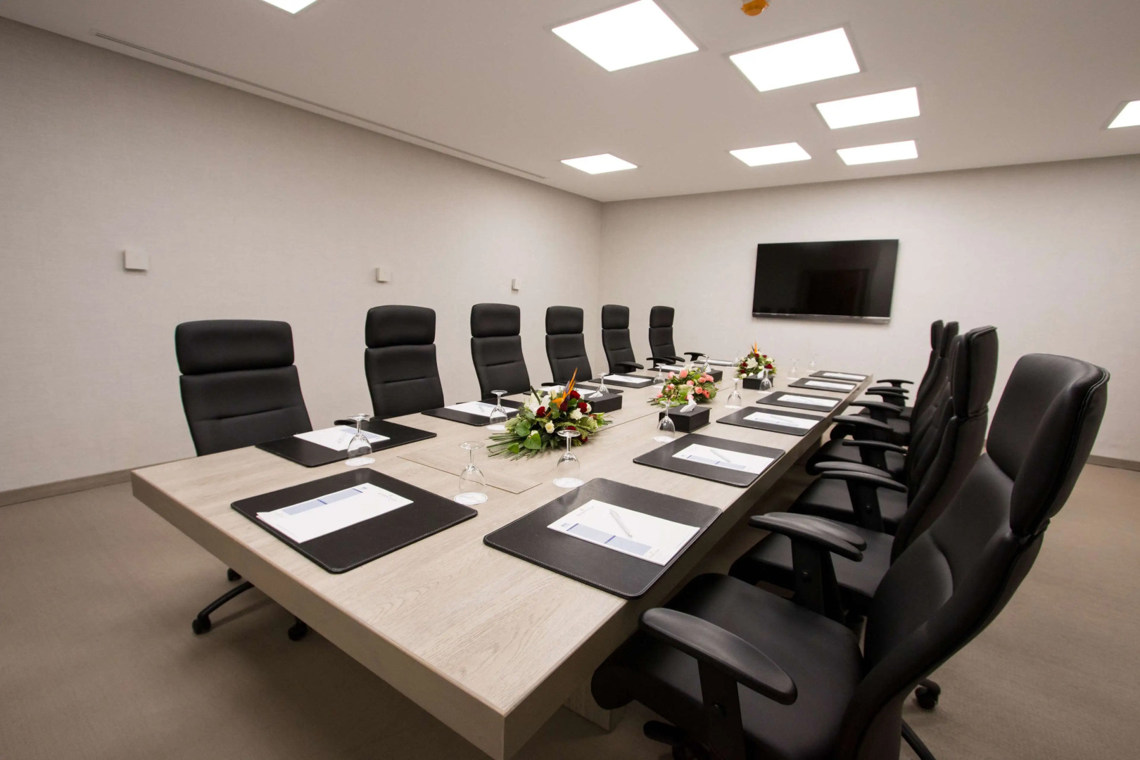 Golden Tulip El Mechtel