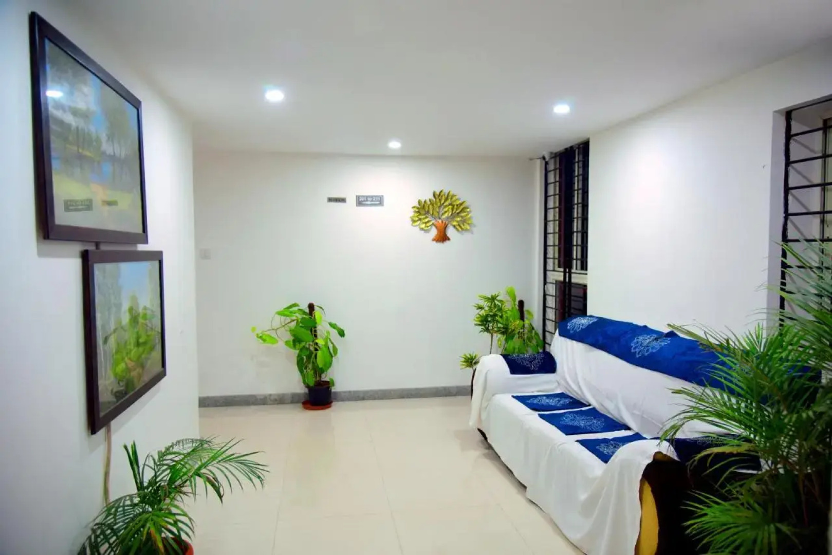 Housefinch Residency