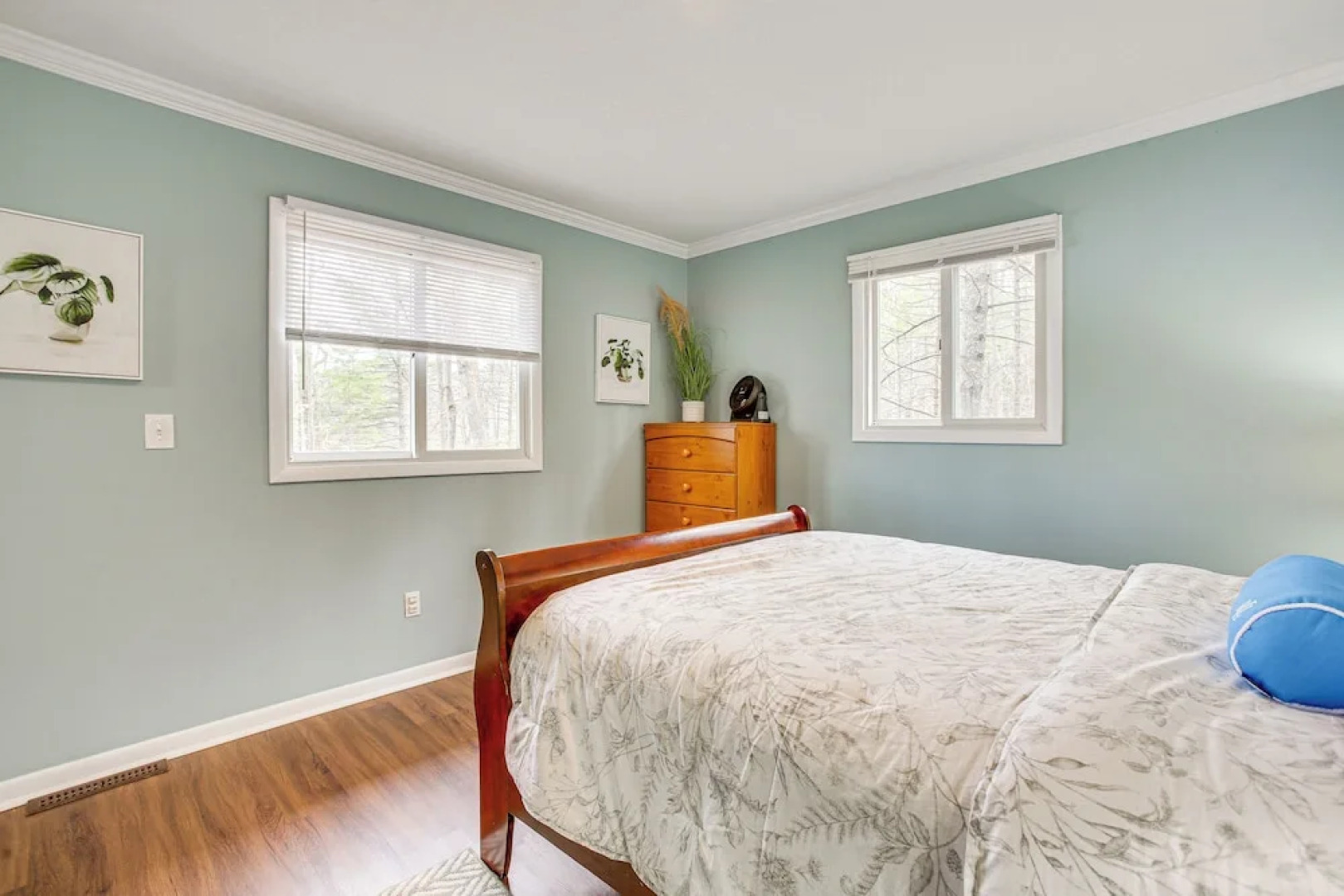 5 Mi to Mt Holiday: Spacious Home w/ Lake Views