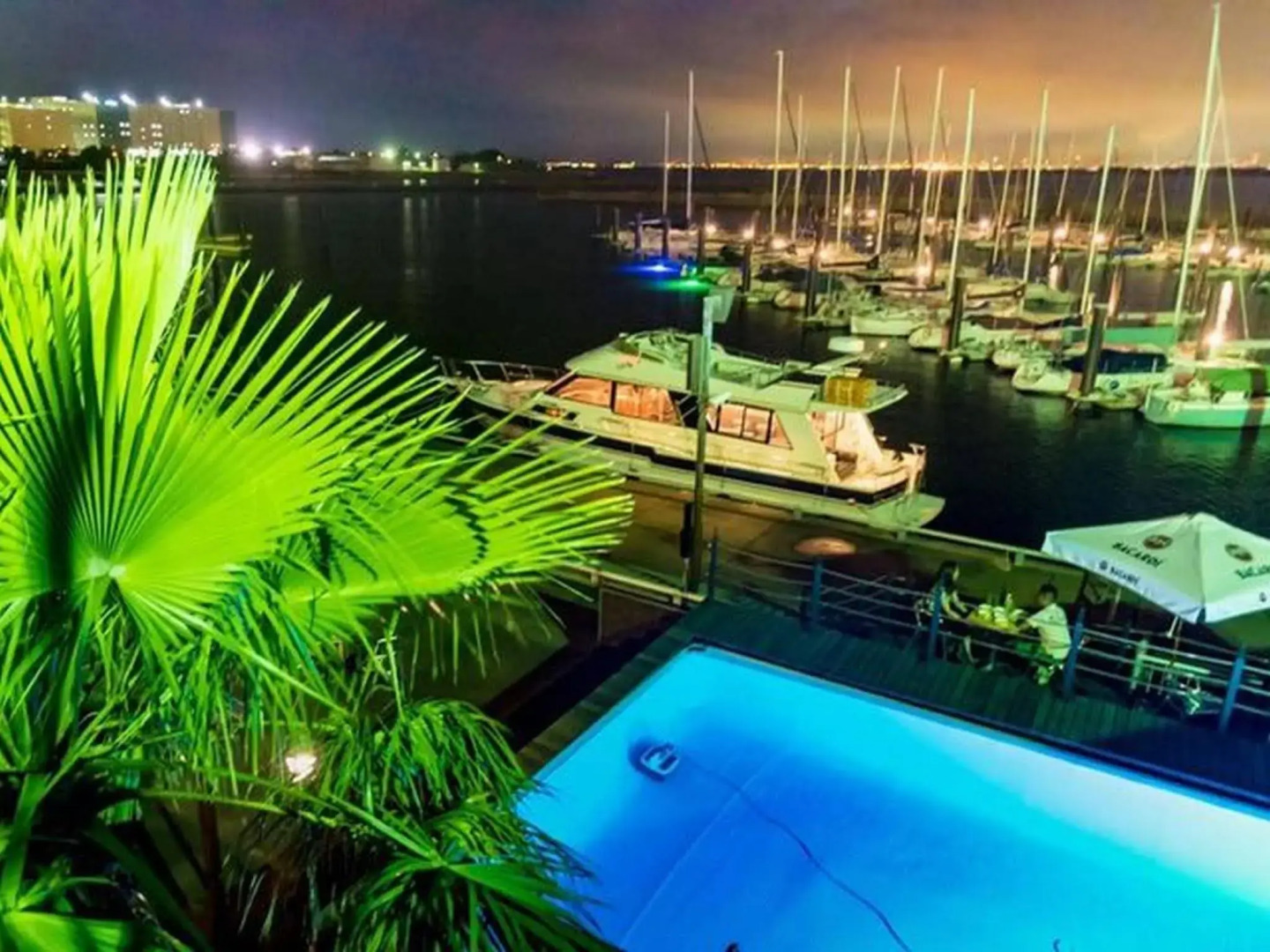 HULL Osaka Hokko Marina