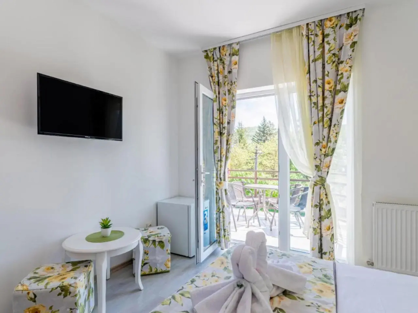 Pensiunile Casuta cu Trandafiri 1