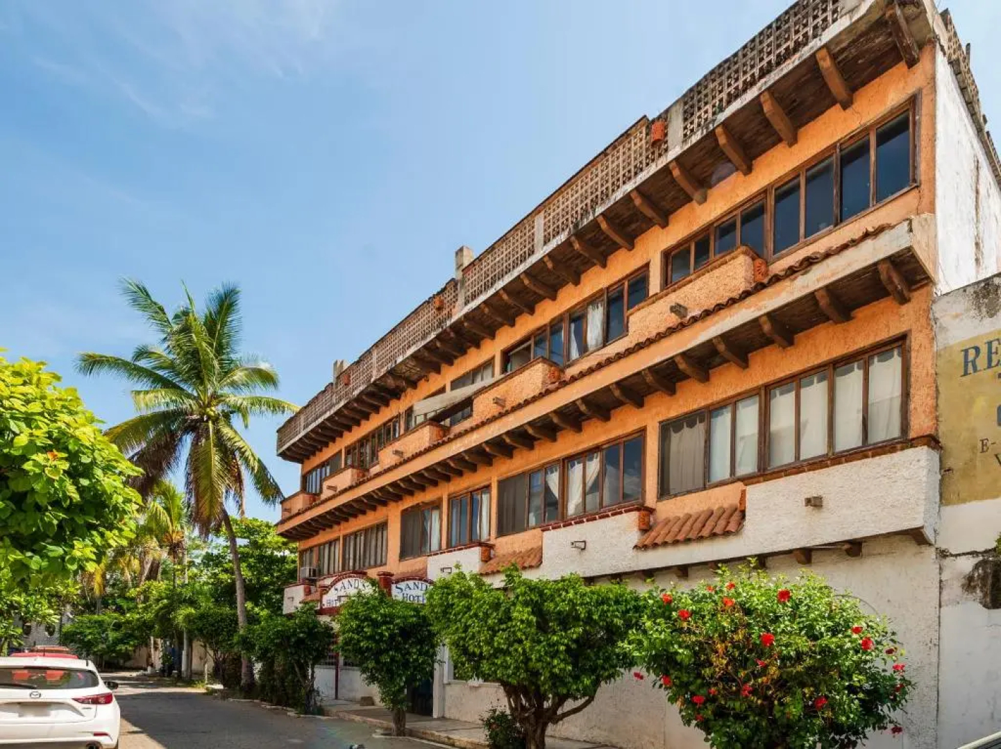 Hotel Sands