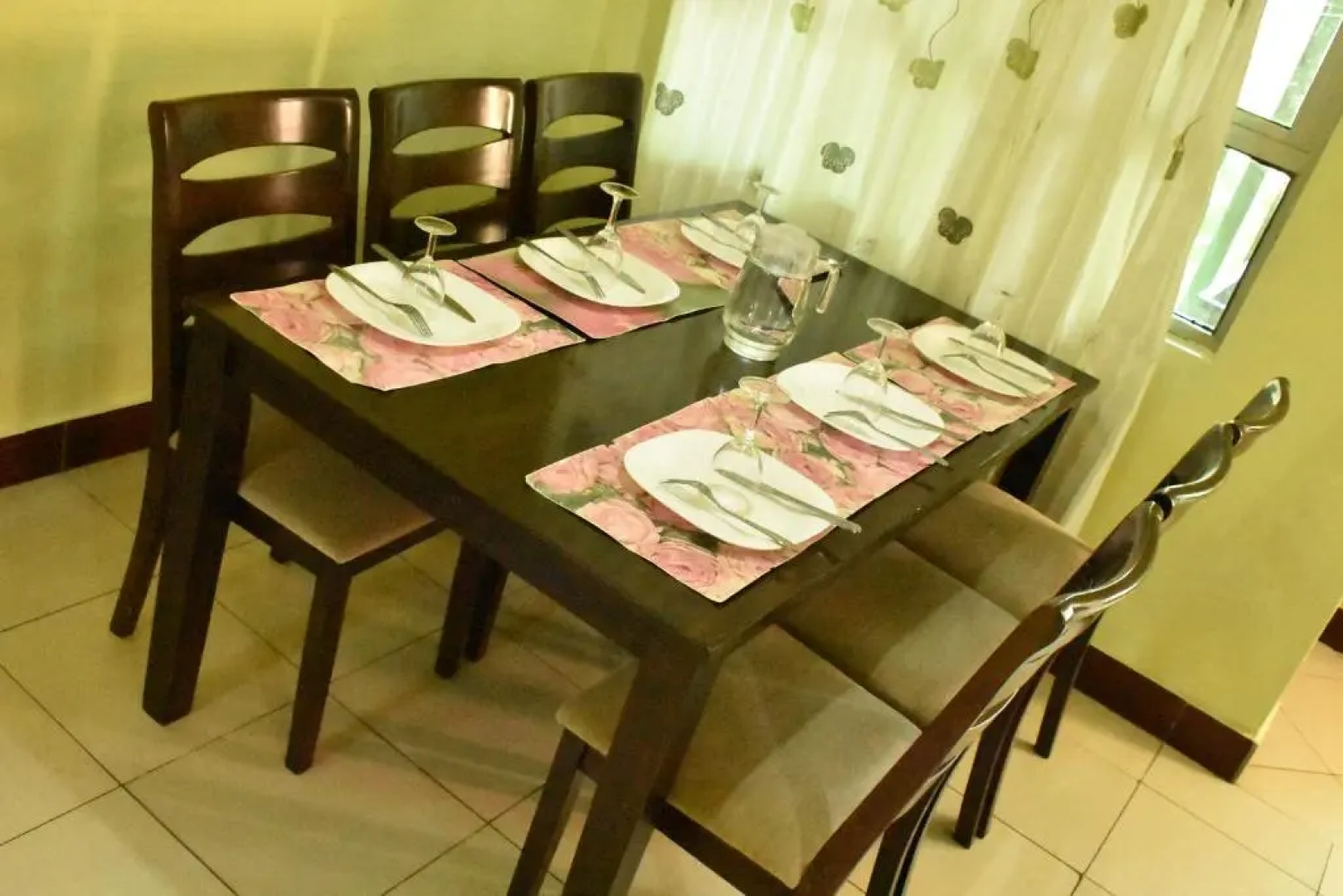 Sunset Apartments S6