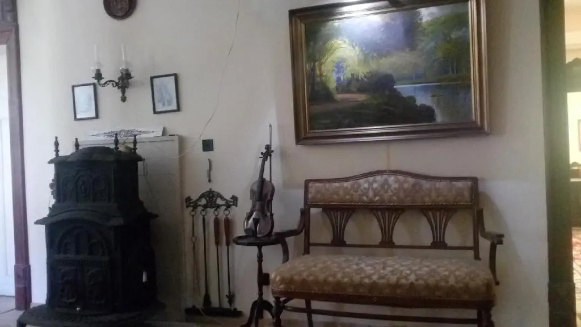 Retro - 19th Century Guest House