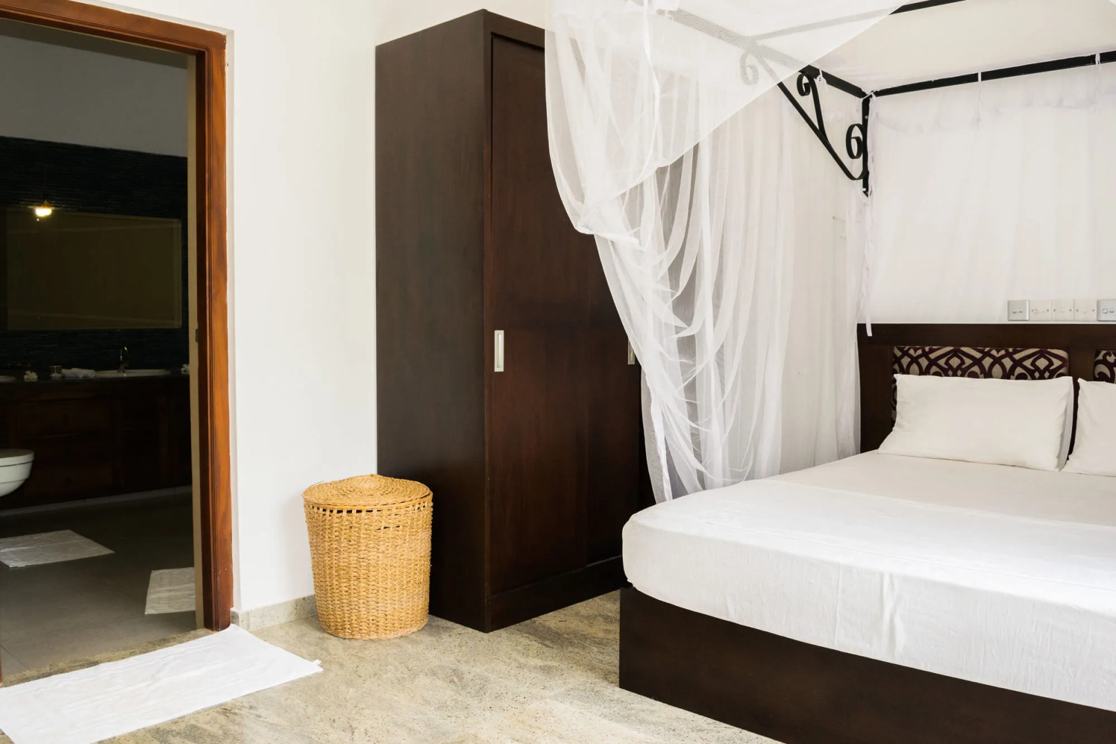 Villa White Queen Resort & Spa