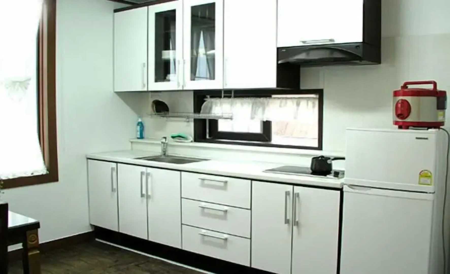 White House on the Hill HayanZip