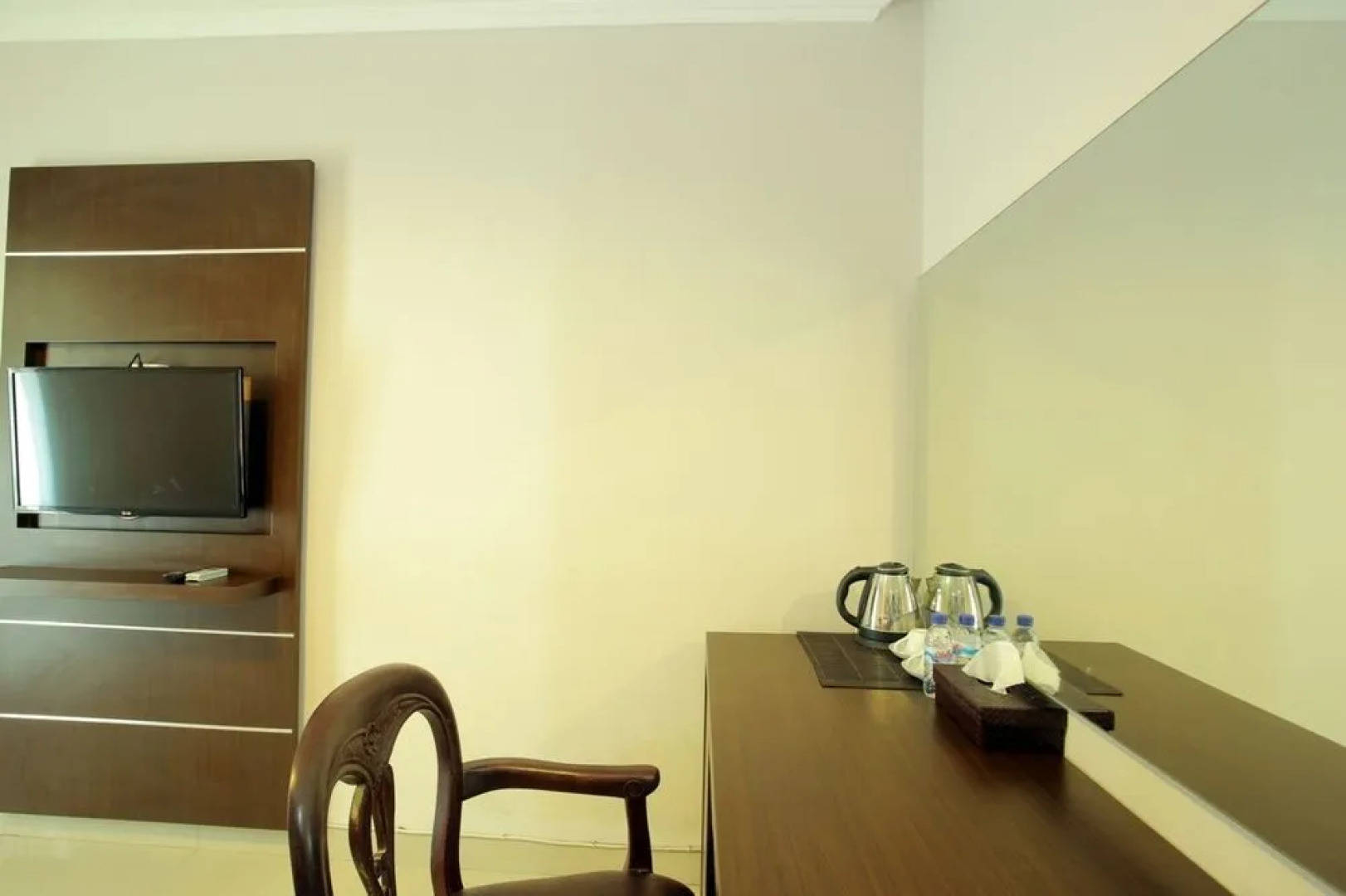 RedDoorz @ Nakula Timur