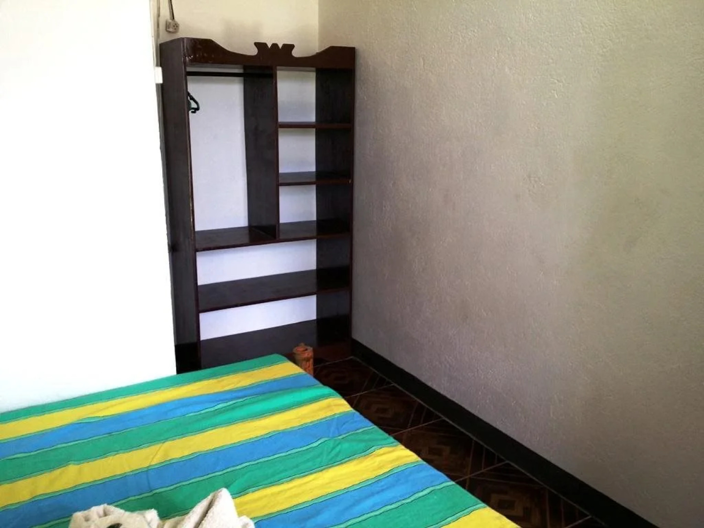 Mr. Kwiiz Lodging House and Restaurant