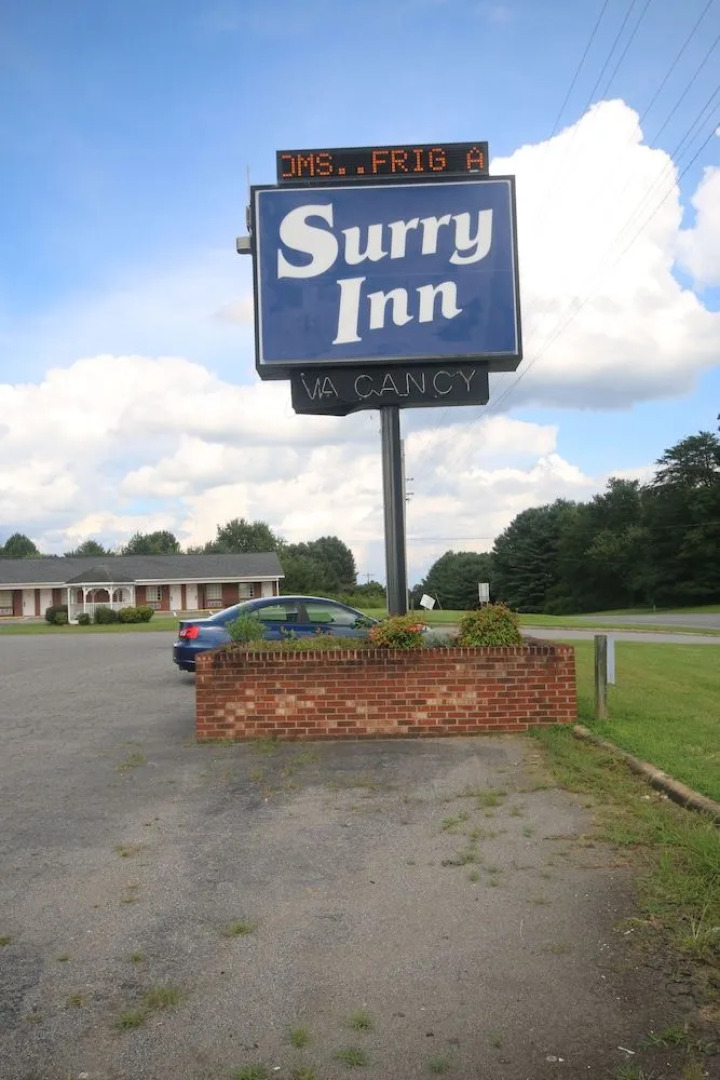 Surry Inn - Dobson - I-77 - Exit 93
