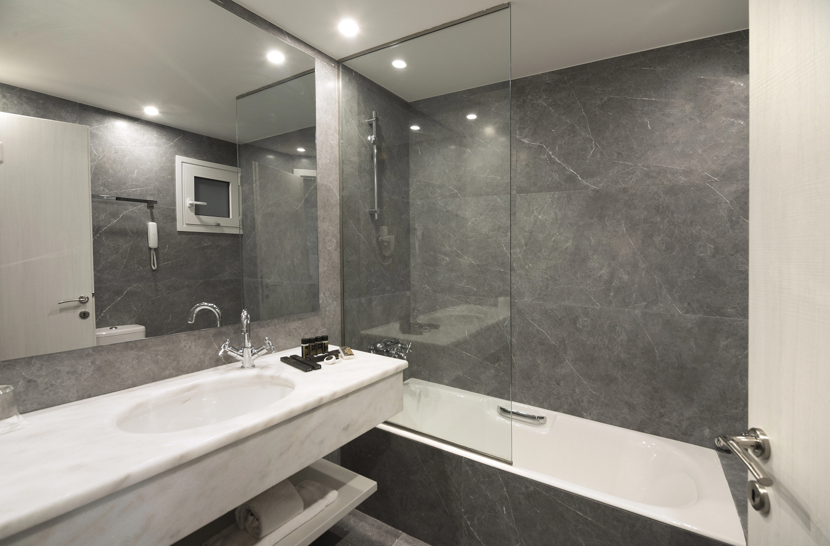 Отель Astor Athens