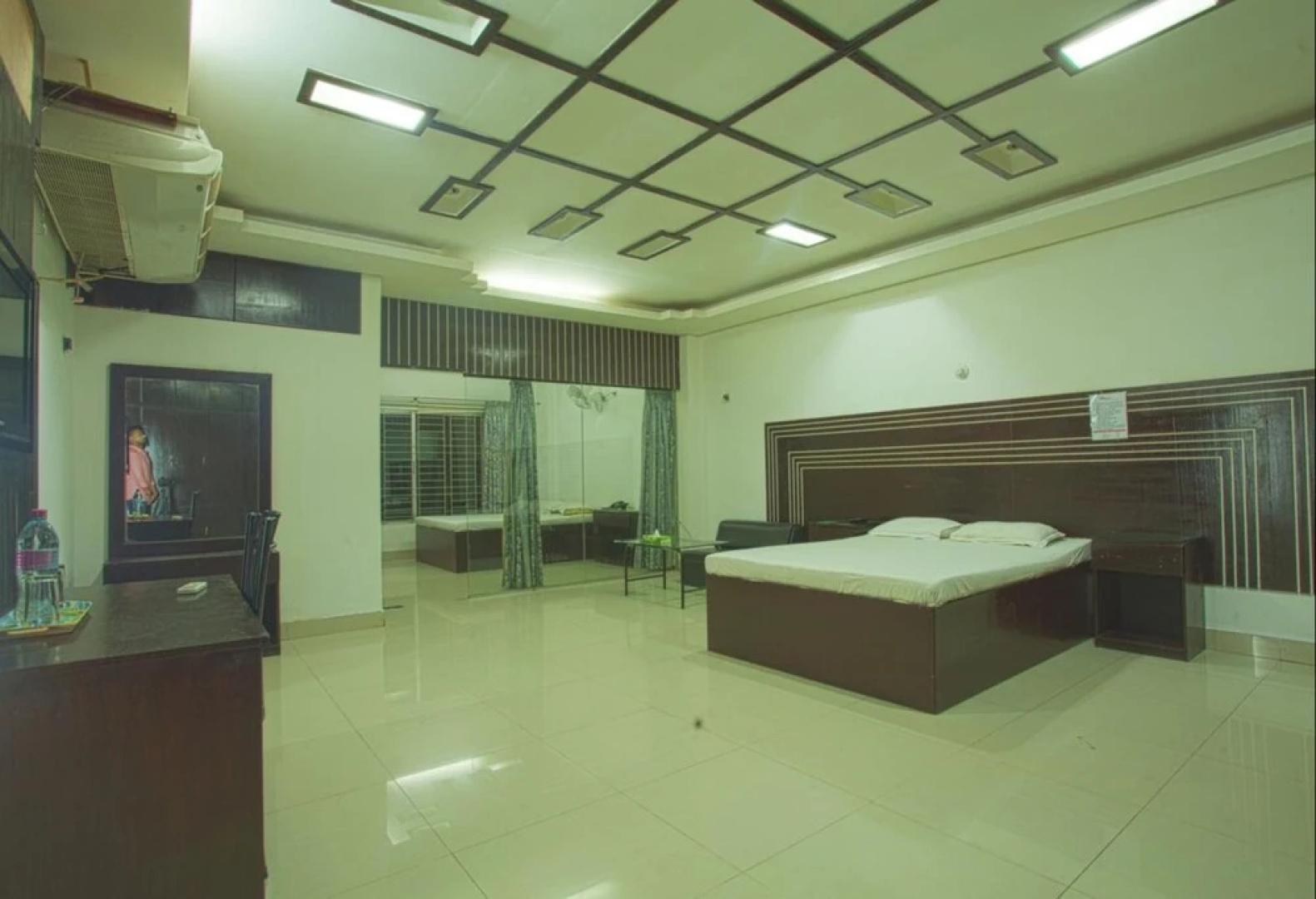 Rax Hotel and Restaurant