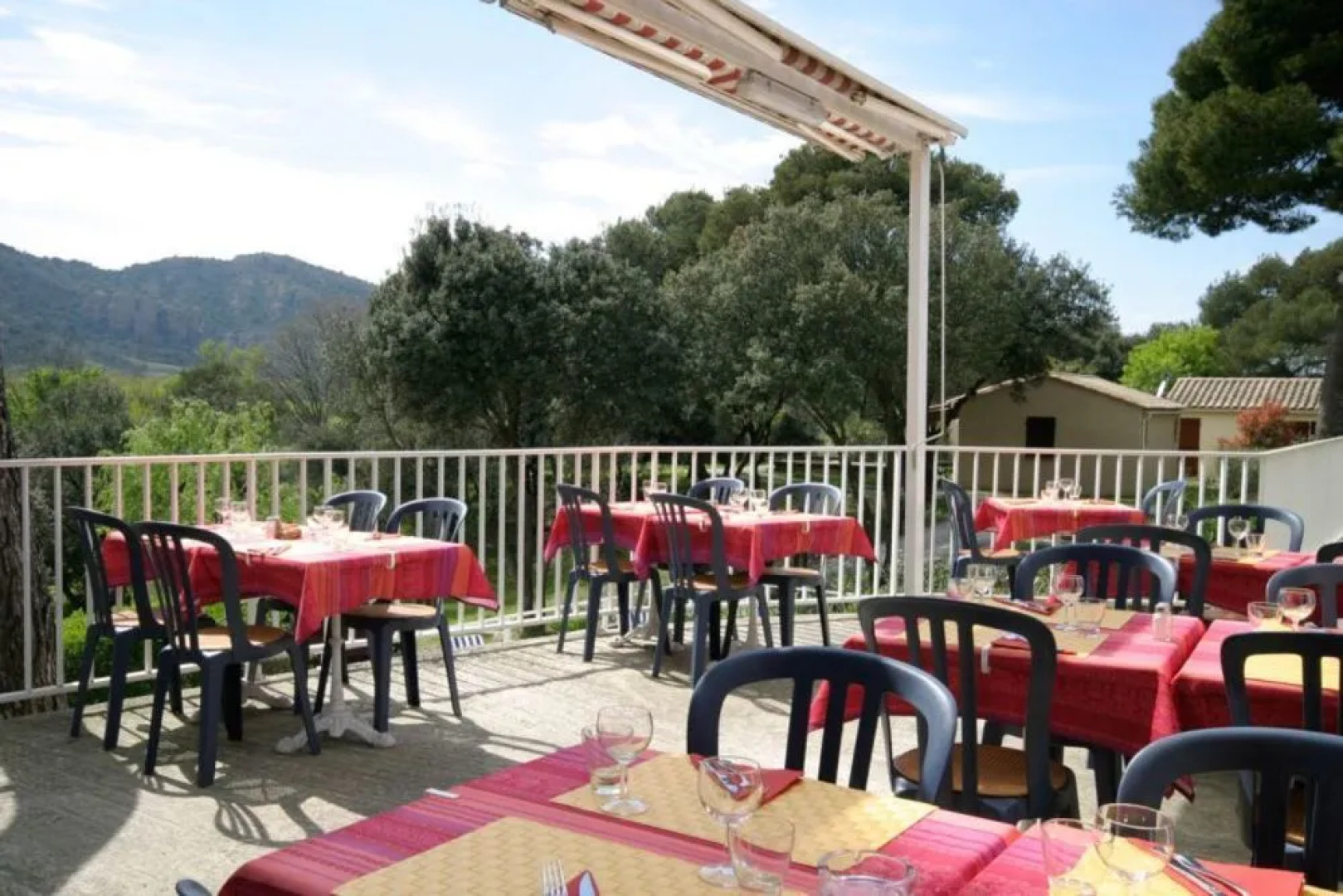 Le Relais Des Lavandins