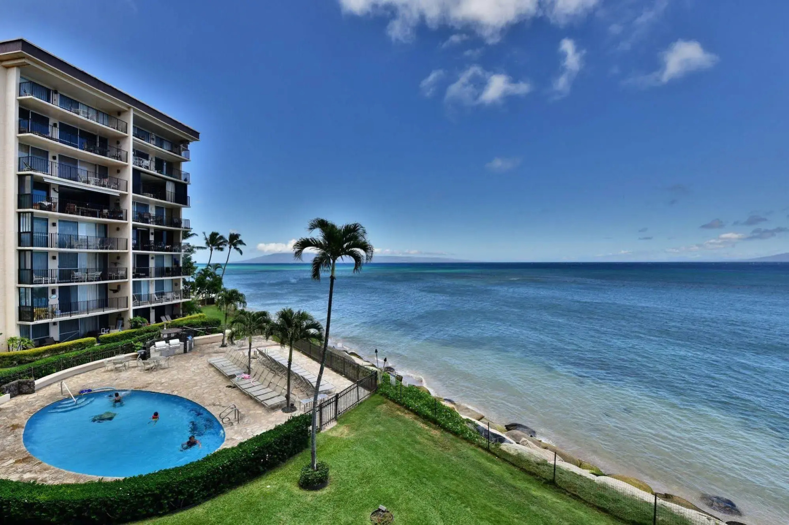 Hololani Resort