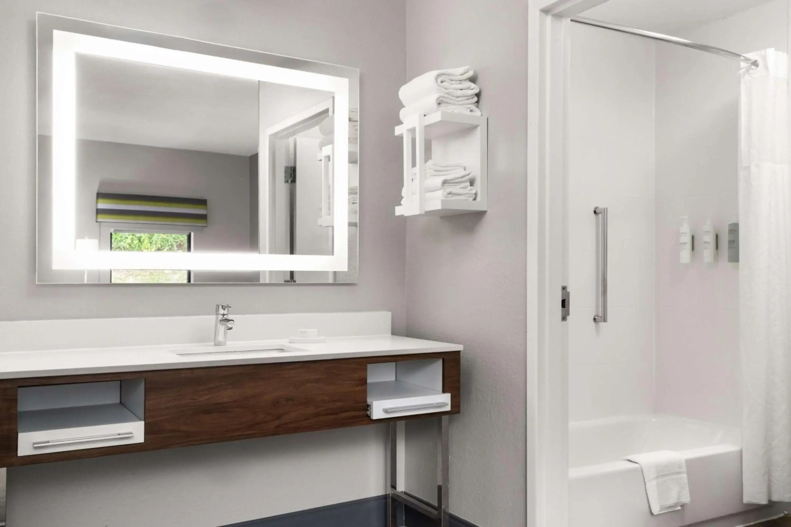 Hampton Inn Roanoke/Hollins - I-81