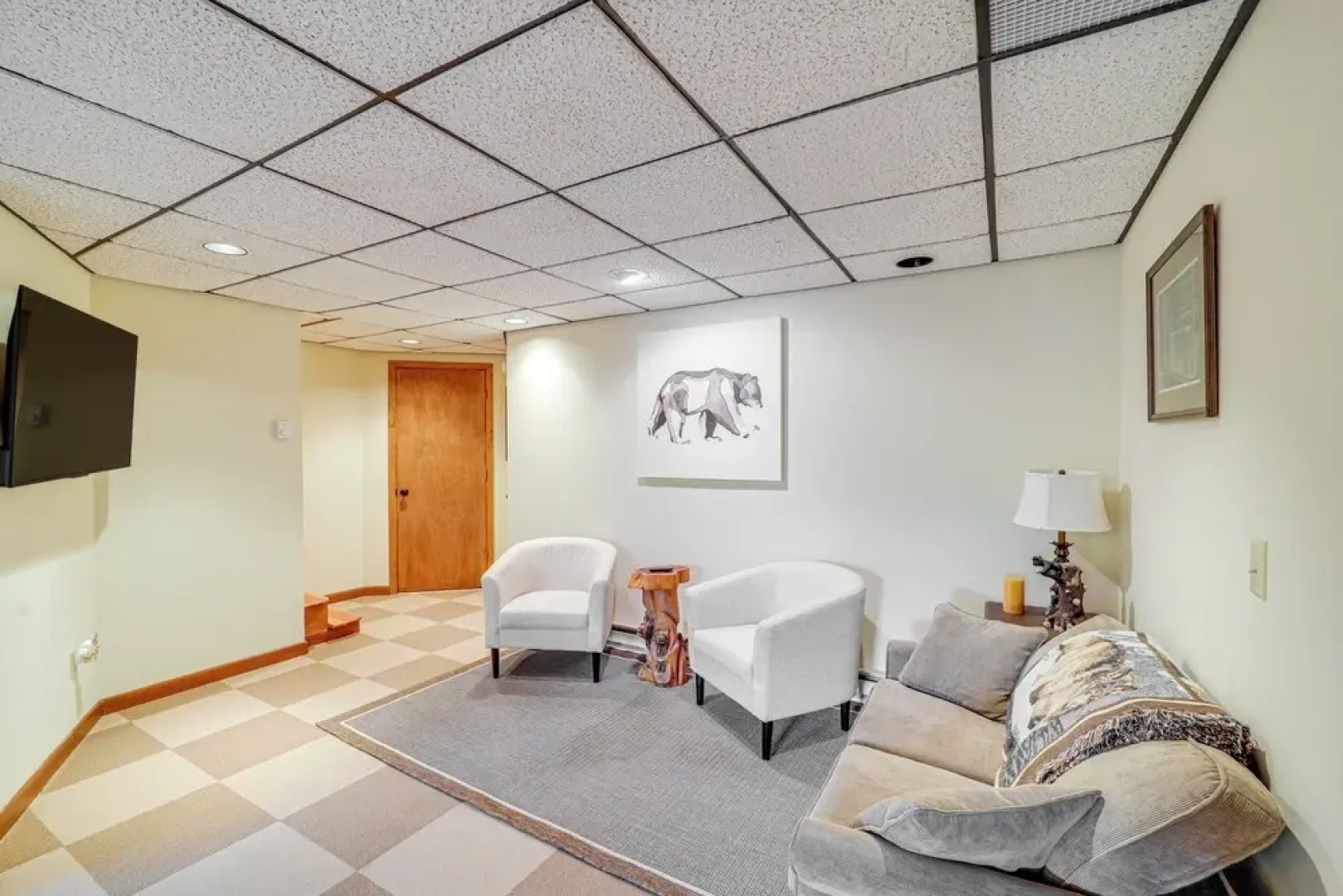 1 Mi to Otter Falls: Mtn-view Gem w/ Deck