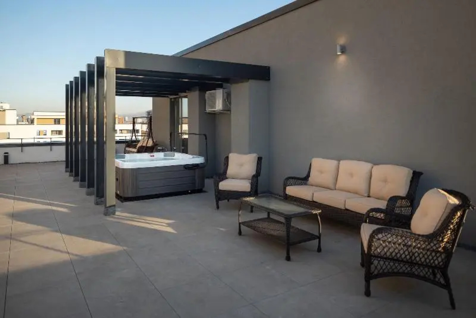 Kanopian Penthouse Hotel