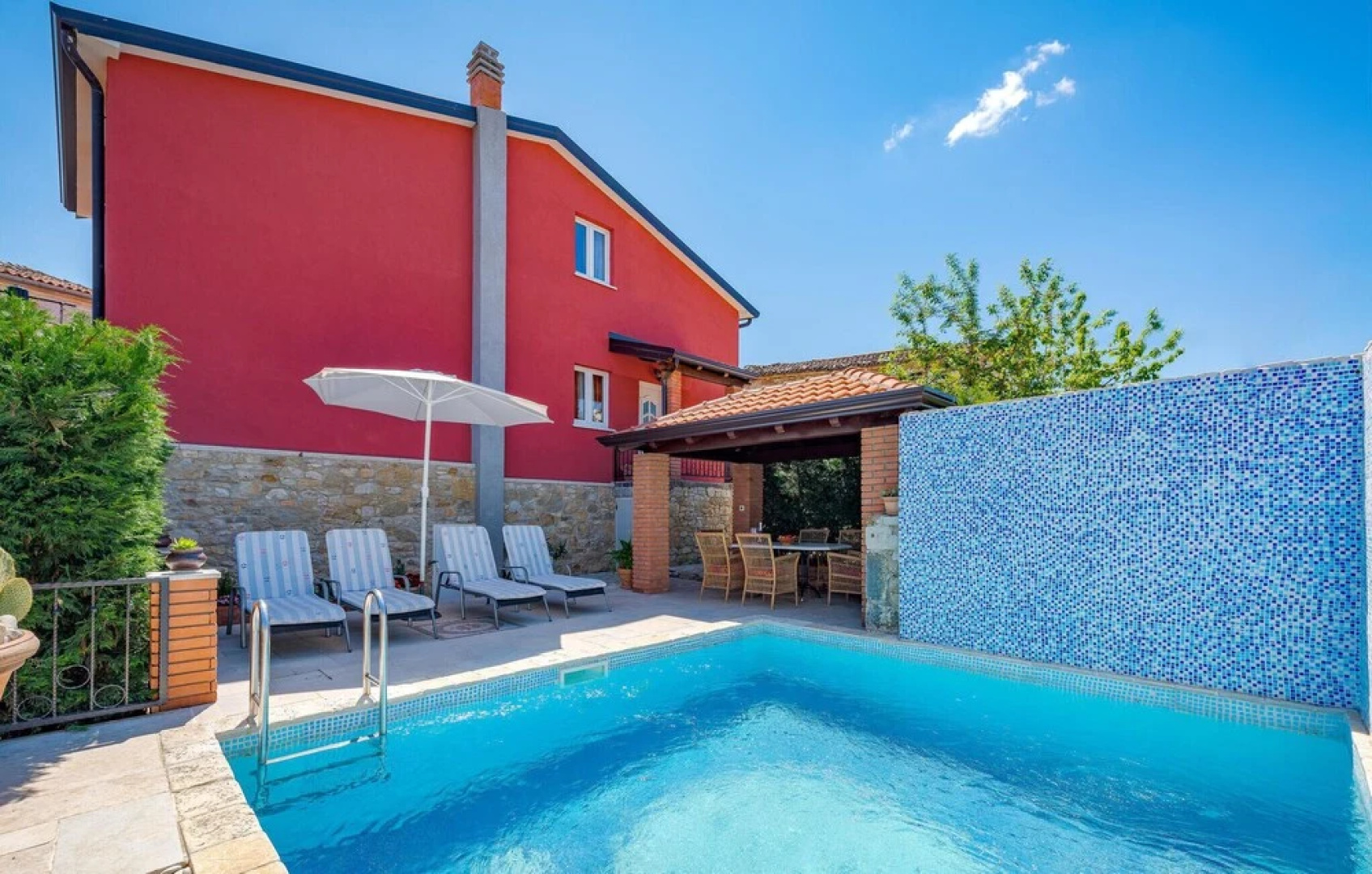 Stunning Home in Vizinada With Wifi and 2 Bedrooms