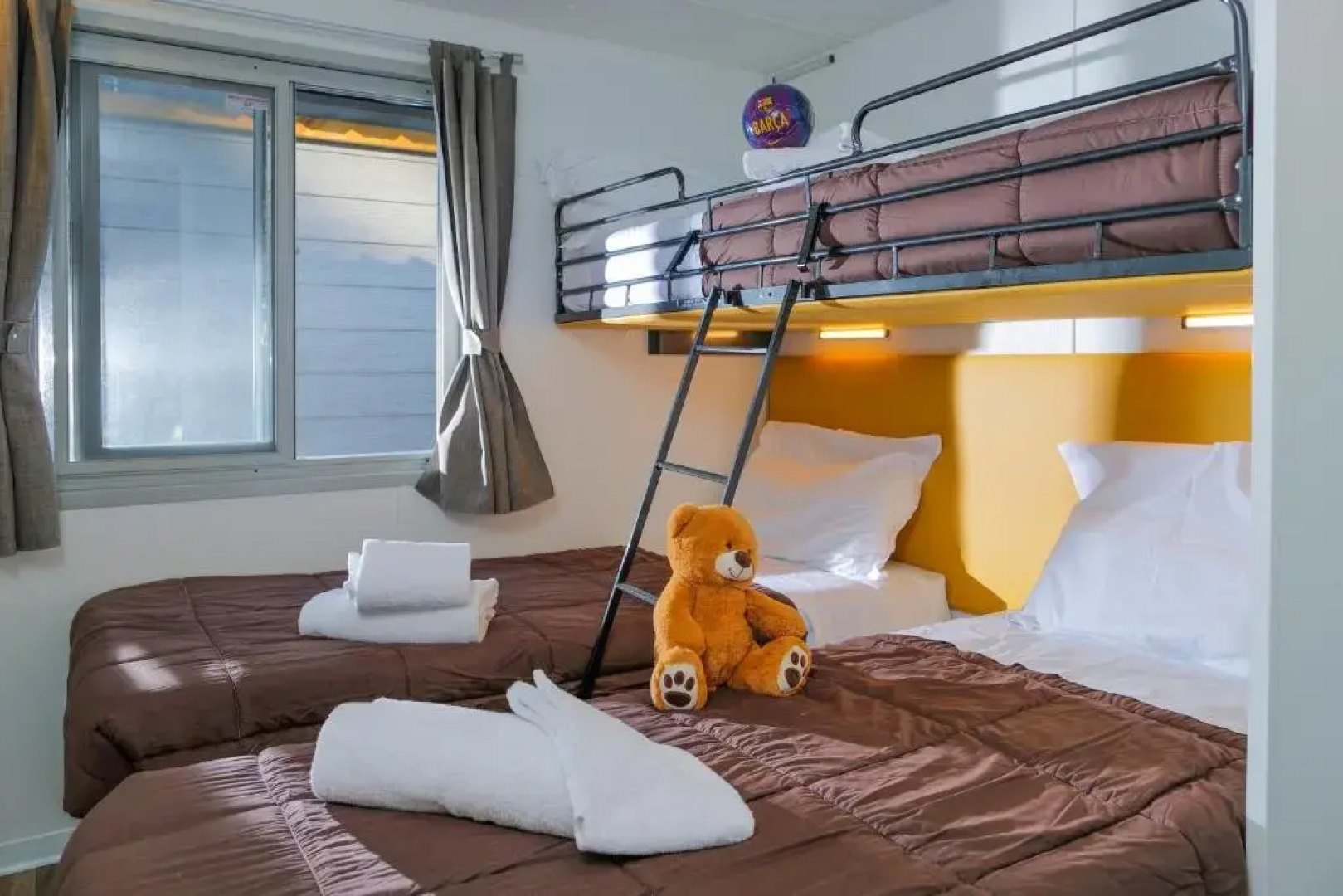 Hu Montescudaio Village