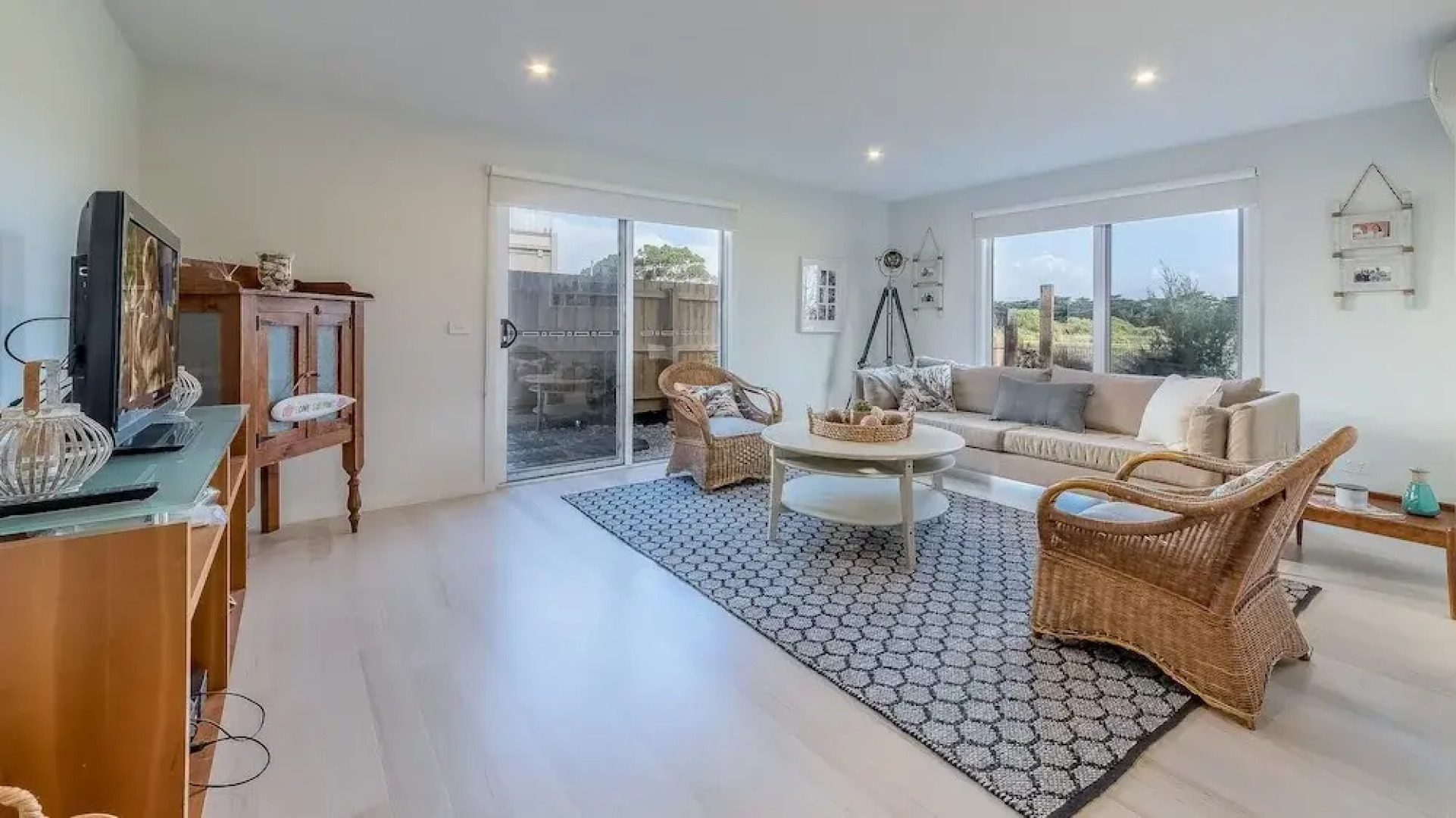 7 Graydens with views in Ventnor