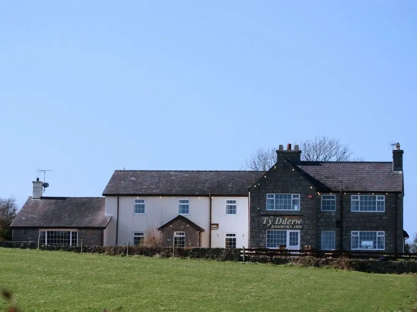 Ty Dderw Country Inn