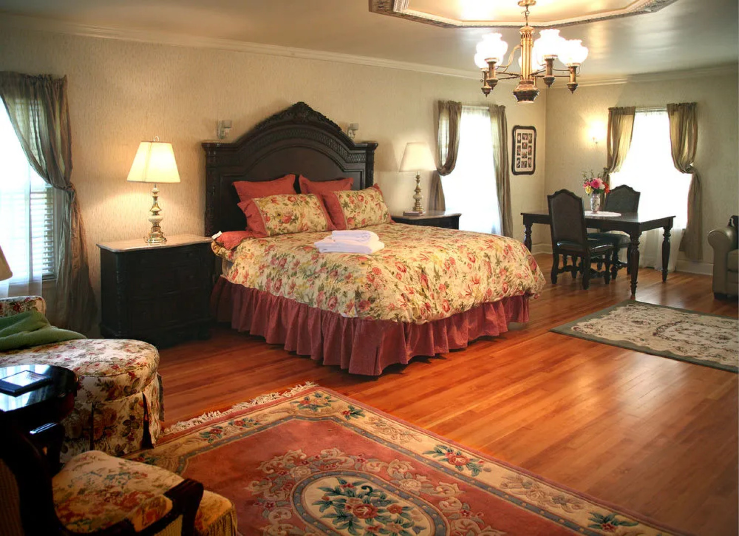 R. R. Thompson House Bed & Breakfast