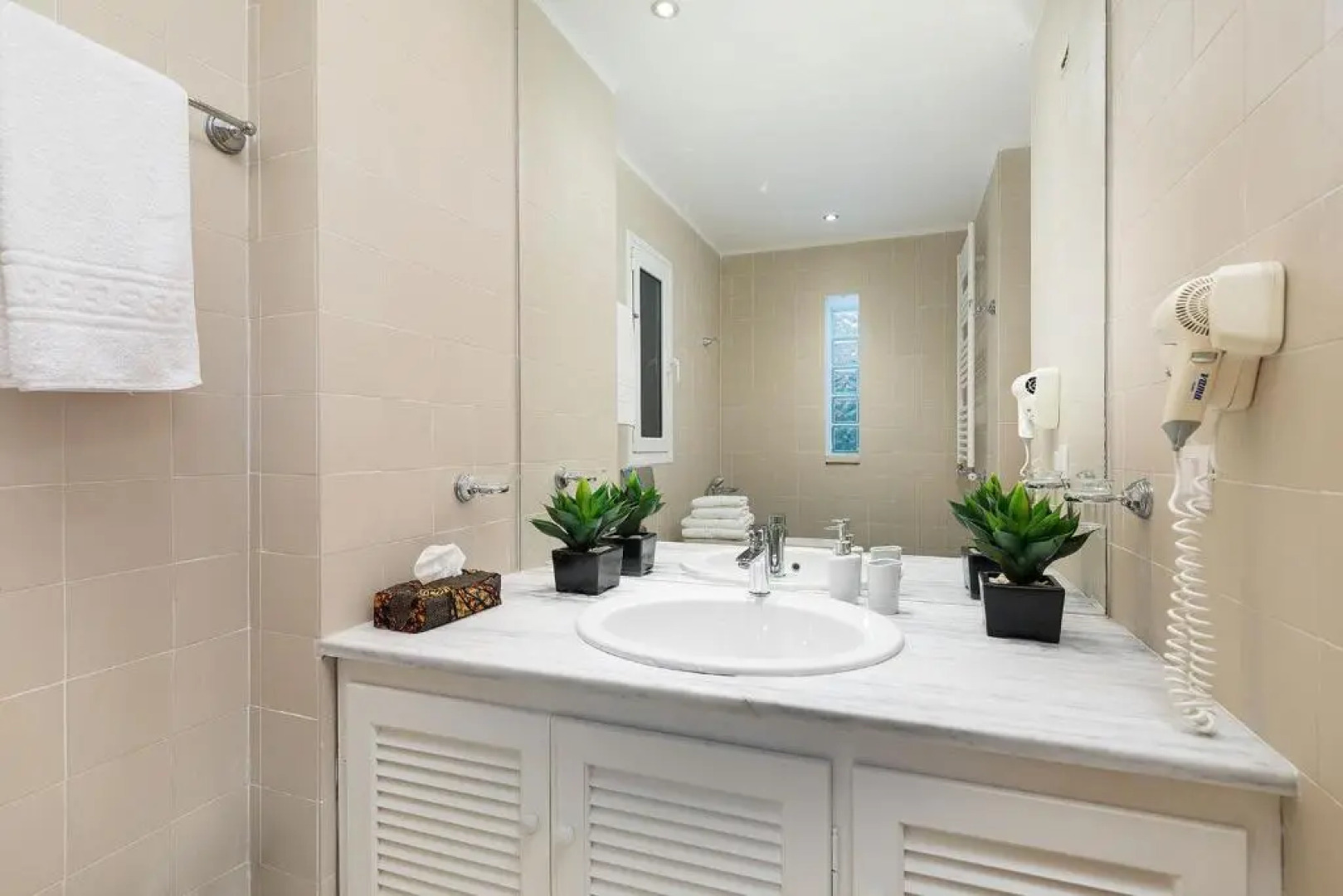 Villa Piedra Del Mar Beachfront by Villa2be