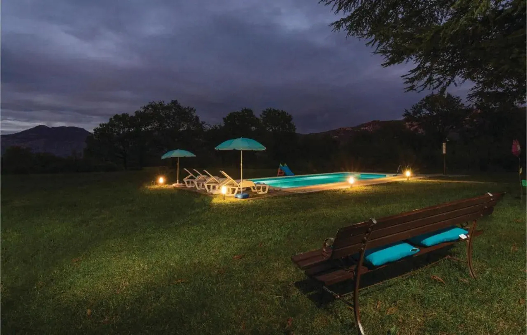 Three-Bedroom Holiday home Krsan with an Outdoor Swimming Pool 07