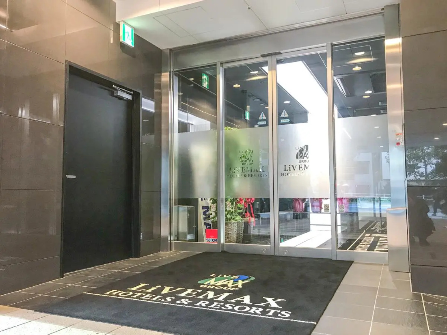 Отель Livemax Shinjuku Kabukicho Meijidori