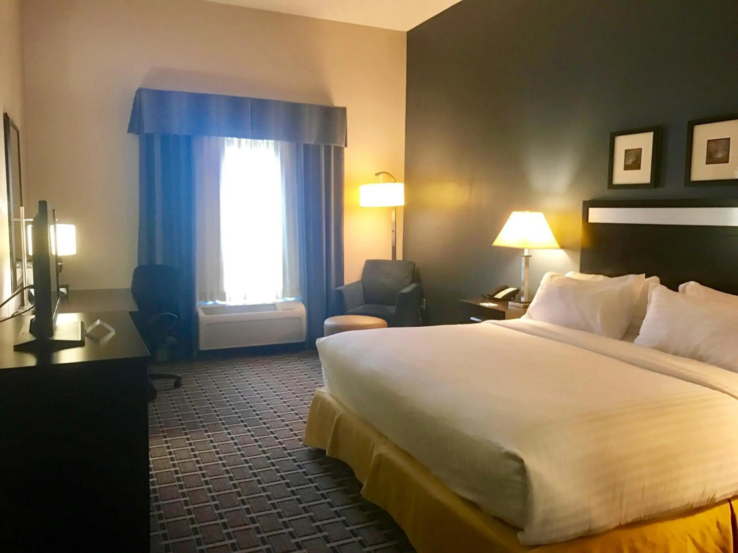 Holiday Inn Express & Suites Morton - Peoria Area by IHG