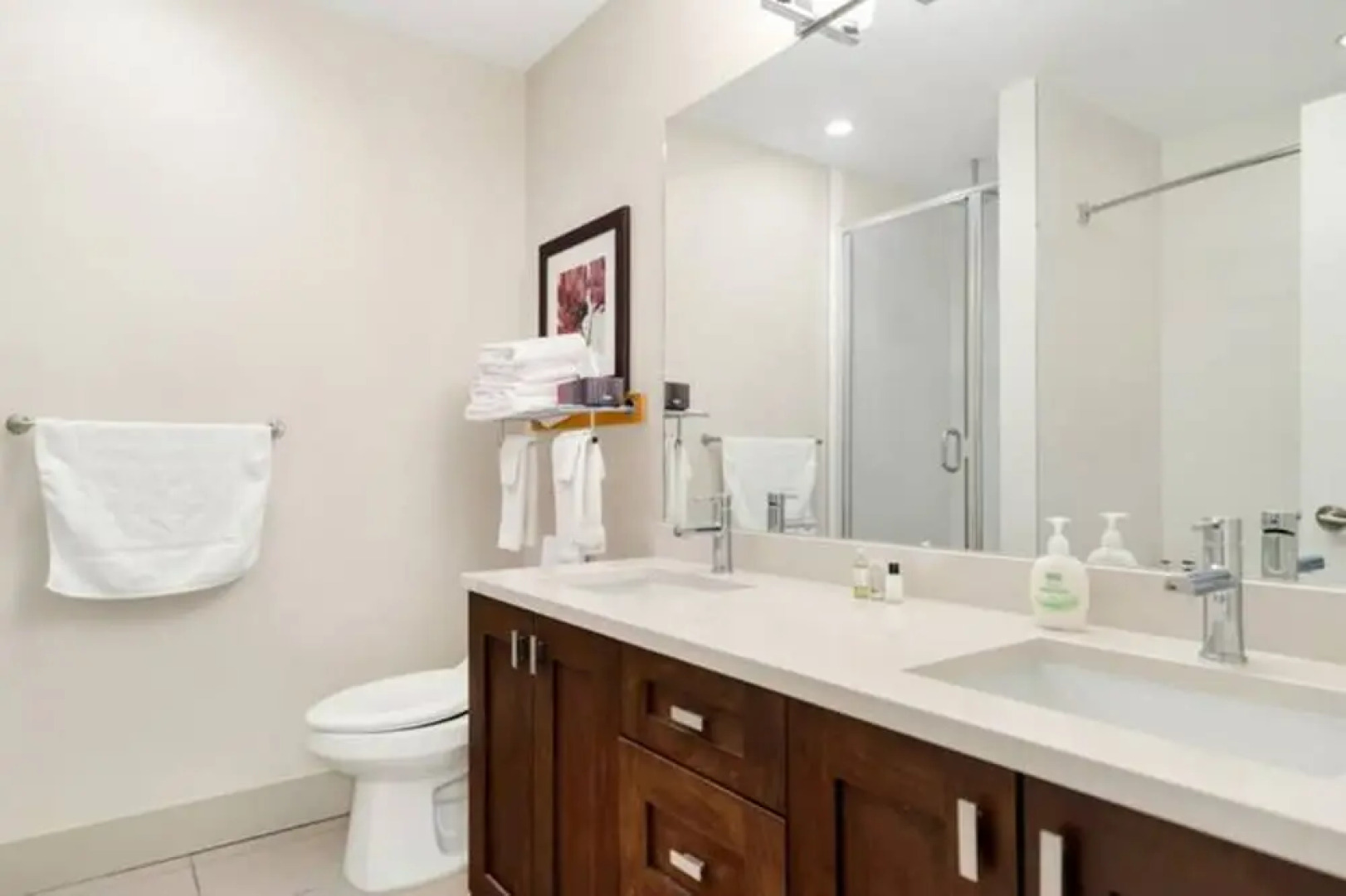 Harrison Lake Pets Welcome 3BR Suite