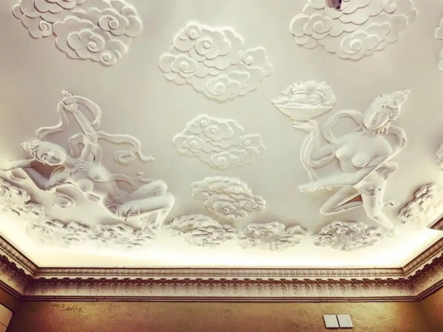Elegance Hotel
