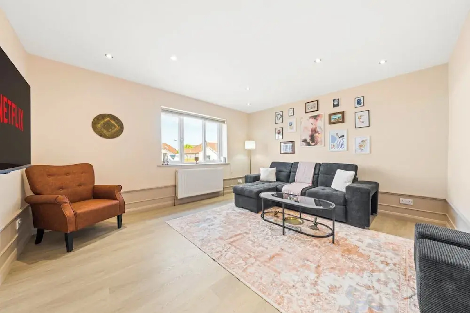 Modern 3Bed Home Next To Glasgow Airport