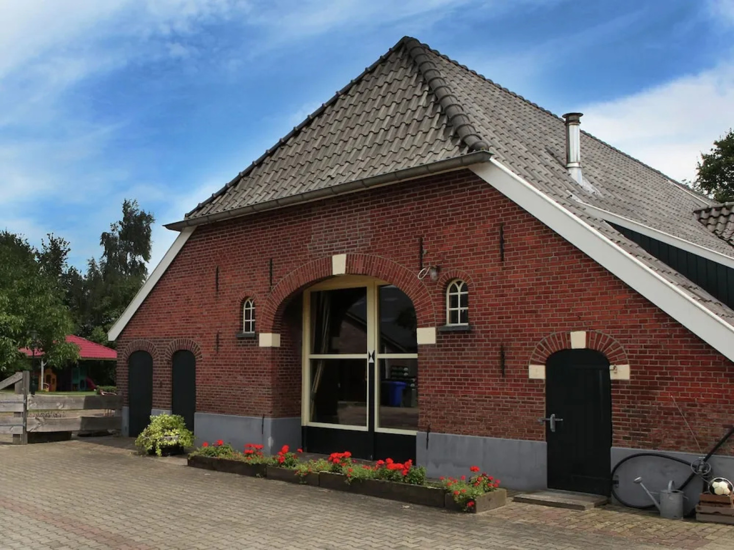 Pleasantly Holiday House is Situated on a Farm