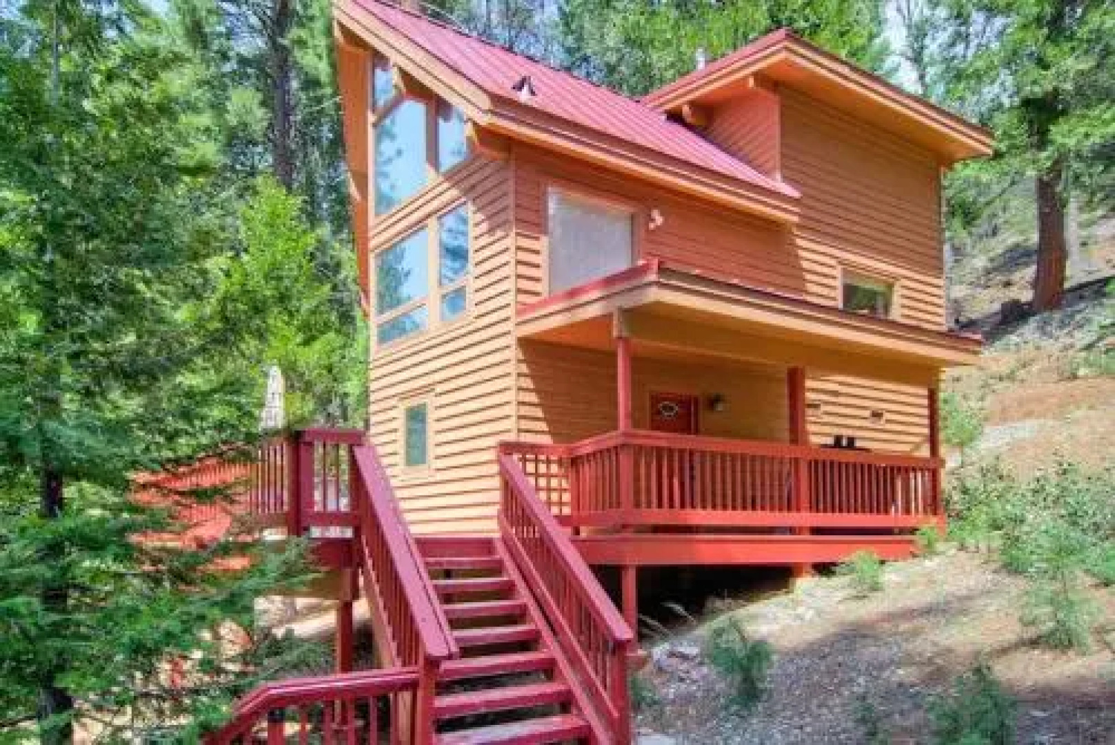 Red Fox Retreat - 2BR/2BA Tri-Level Home