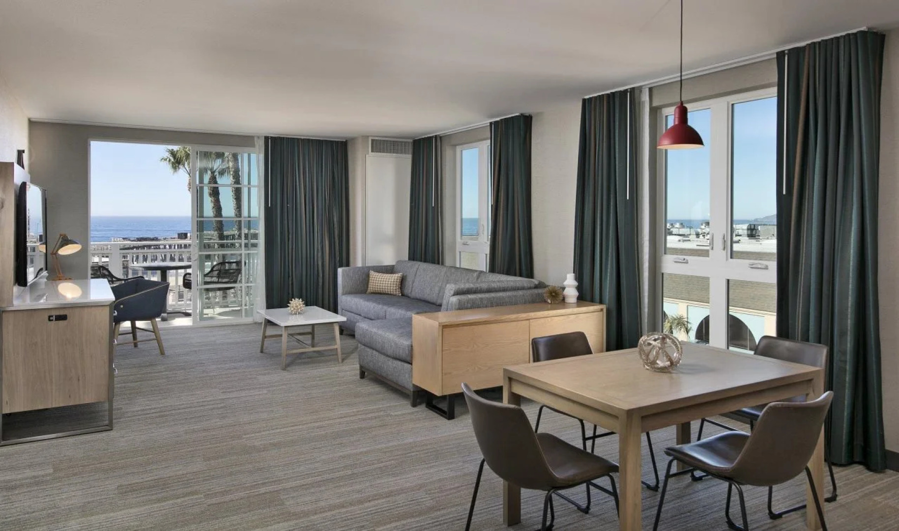 Inn at the Pier Pismo Beach, Curio Collection by Hilton