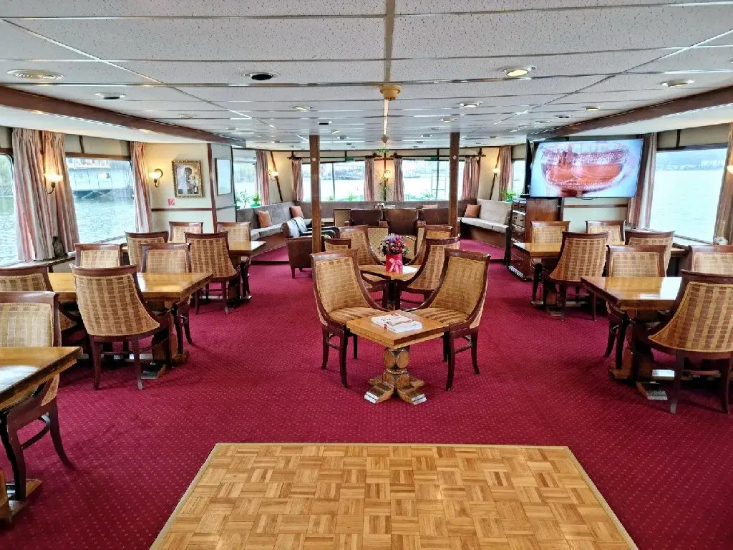 MS DIANA - Nava de croaziera pe Dunare