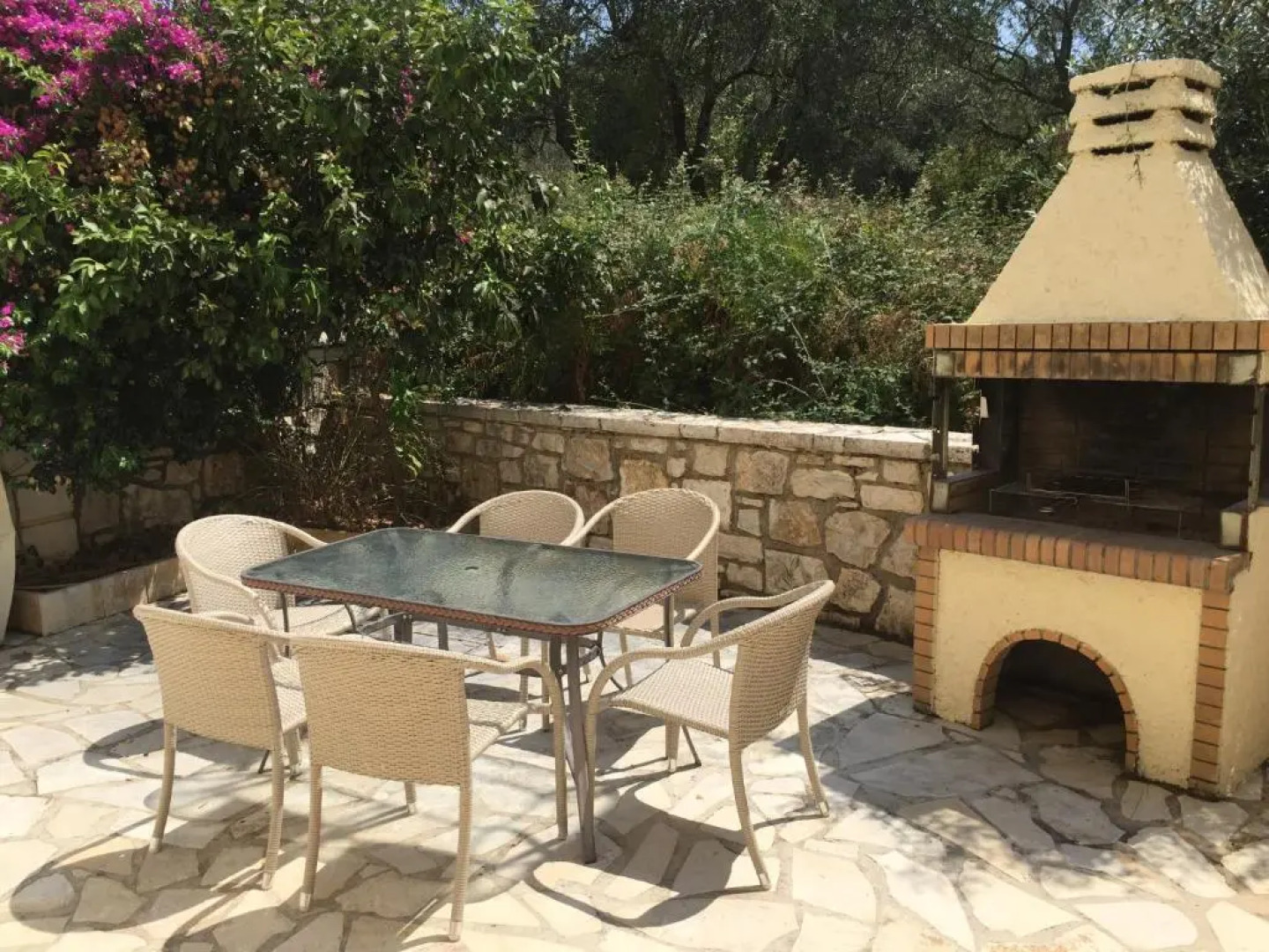 Villa Petrino - central flat location within Kassiopi. Sleeps 8