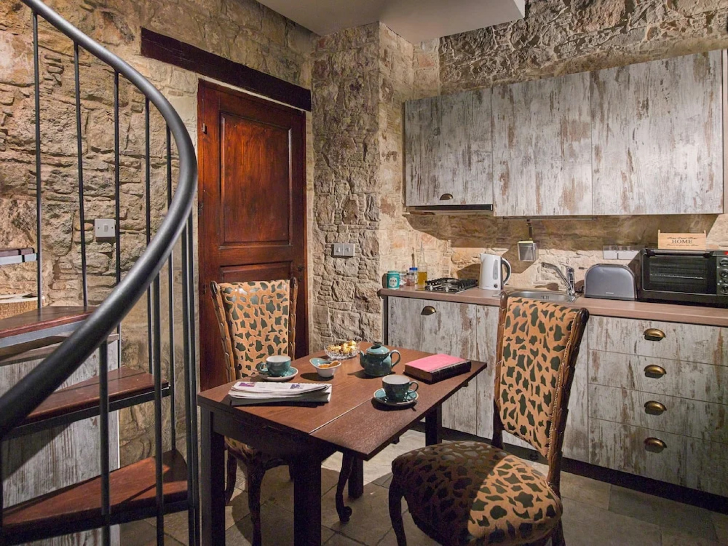 Oinoessa Traditional Boutique Houses