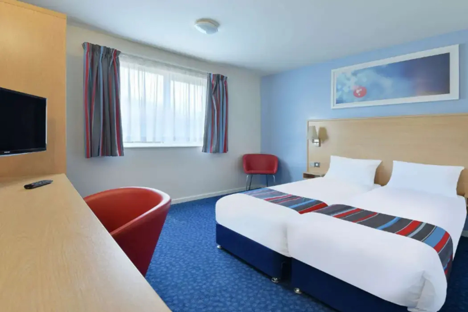 Travelodge Swansea M4