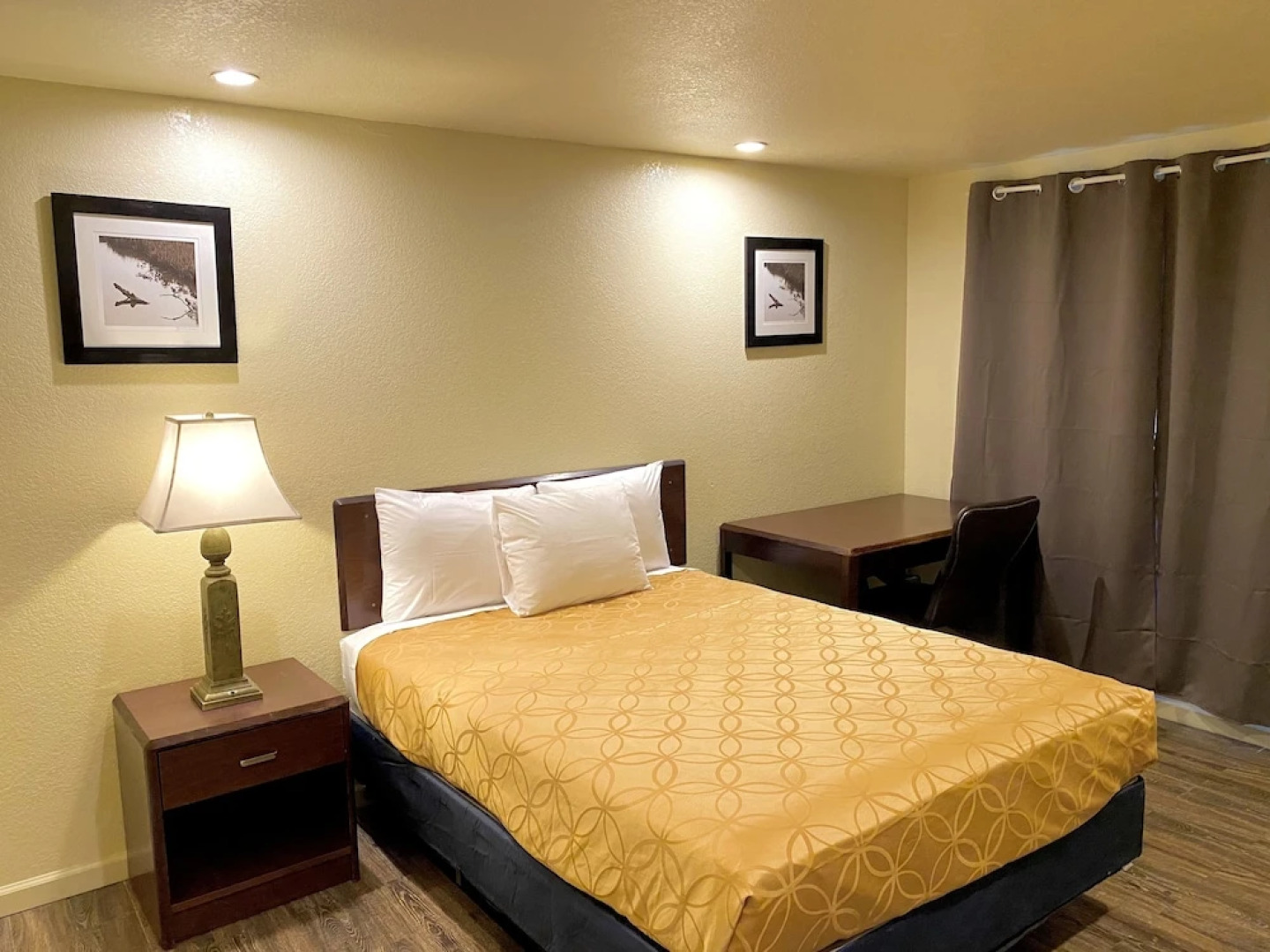 Whistling Pines - Daily & Extended Stay, Elizabeth City