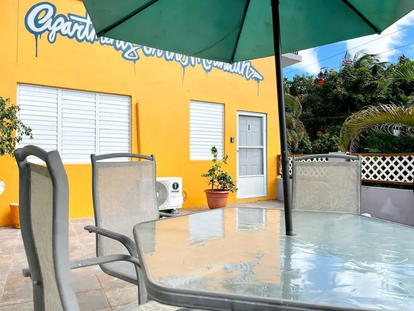 Rainforesthouse1-bl in Ceiba